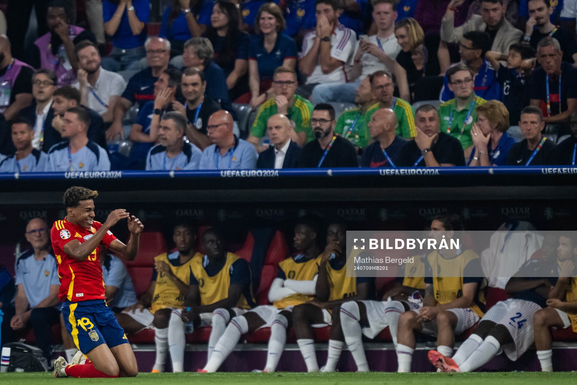 Lamine Yamal of Spain celebrates