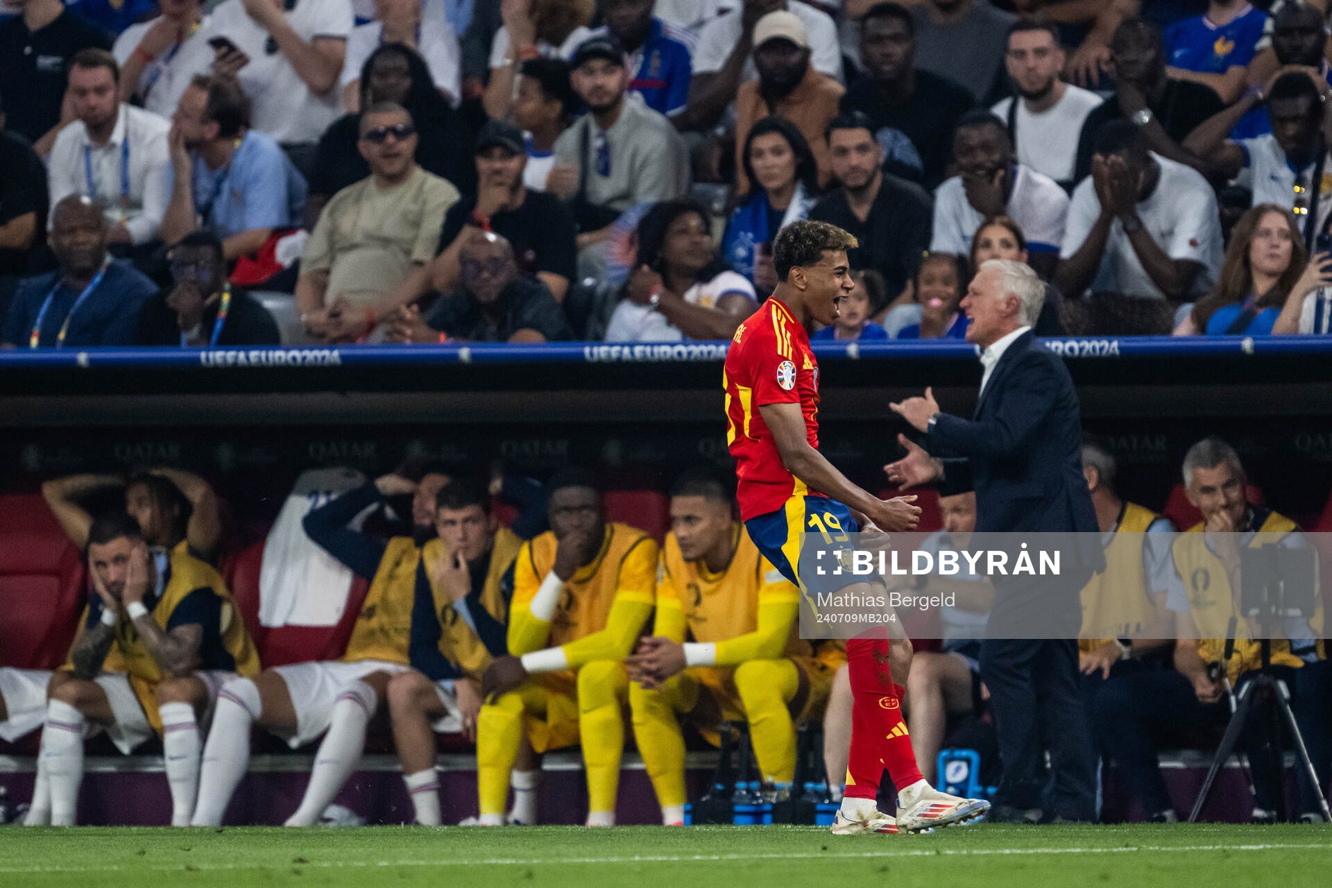 Lamine Yamal of Spain celebrates