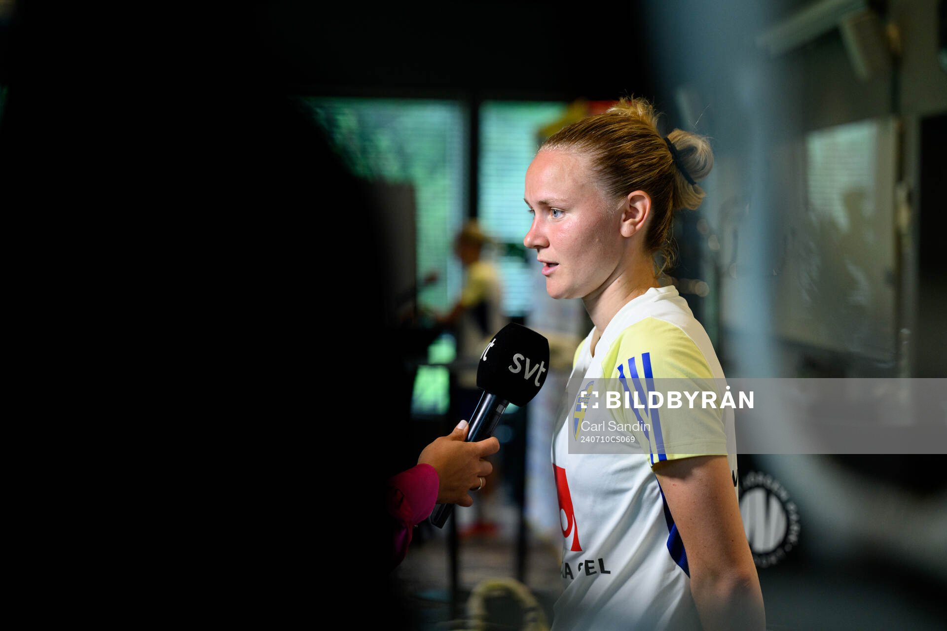 Matilda Vinberg is being interviewed