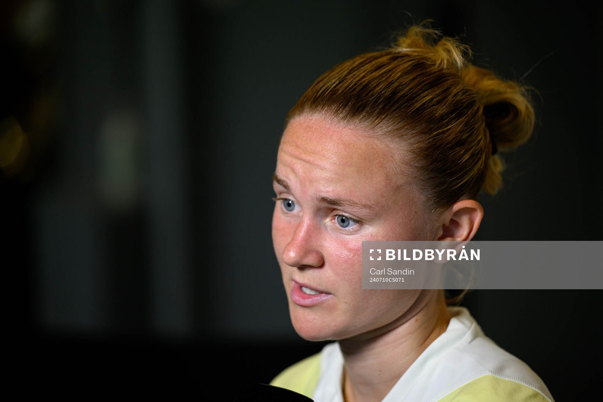 Matilda Vinberg is being interviewed