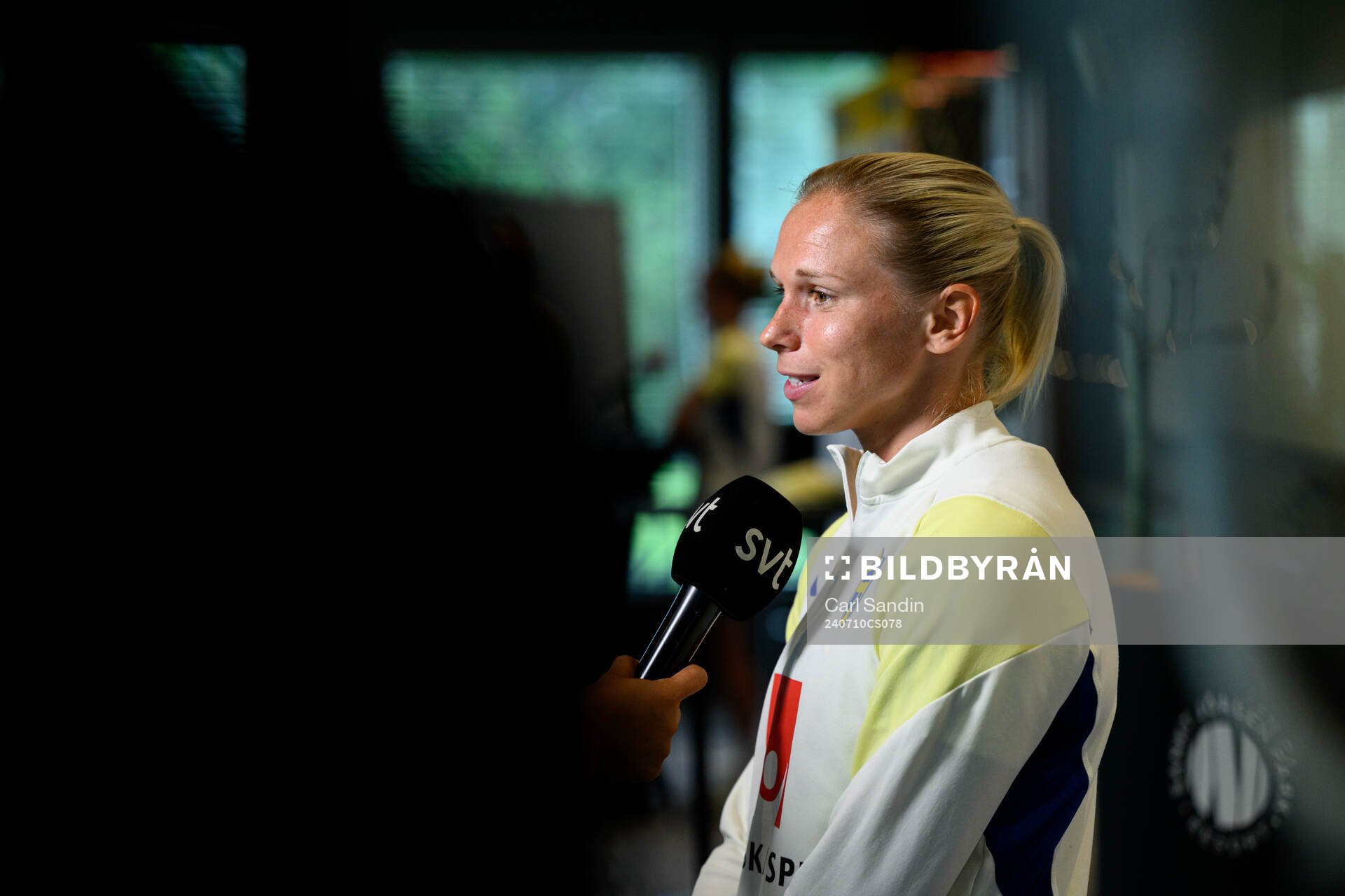 Jonna Andersson is being interviewed