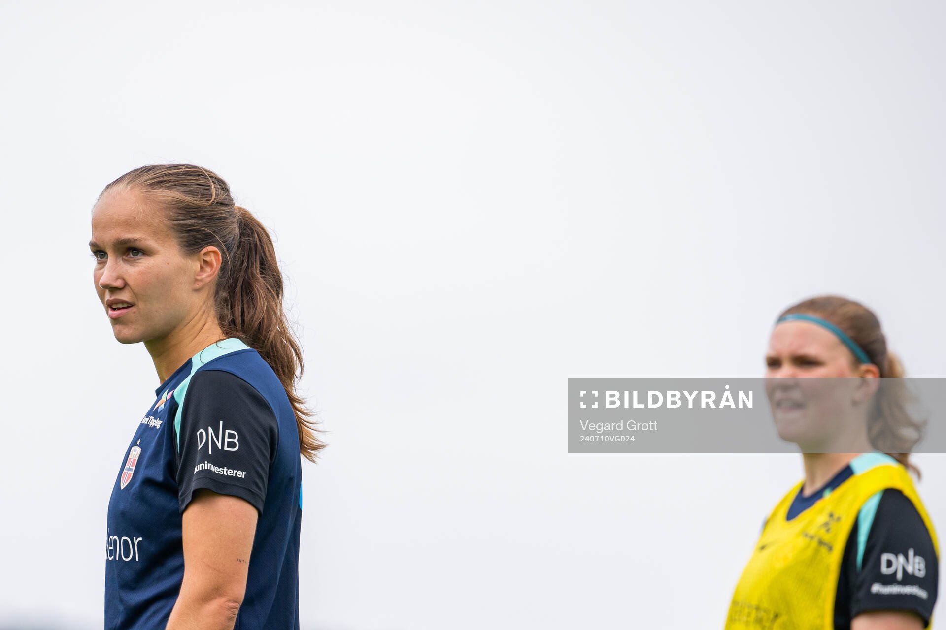 Guro Reiten and Signe Gaupset of the Norwegian women's