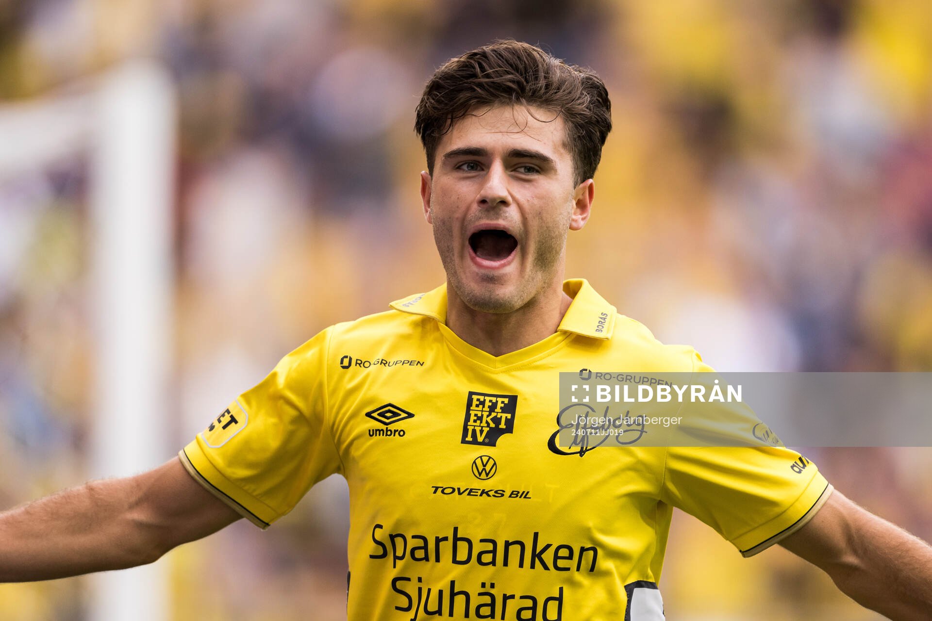Besfort Zeneli of Elfsborg celebrates