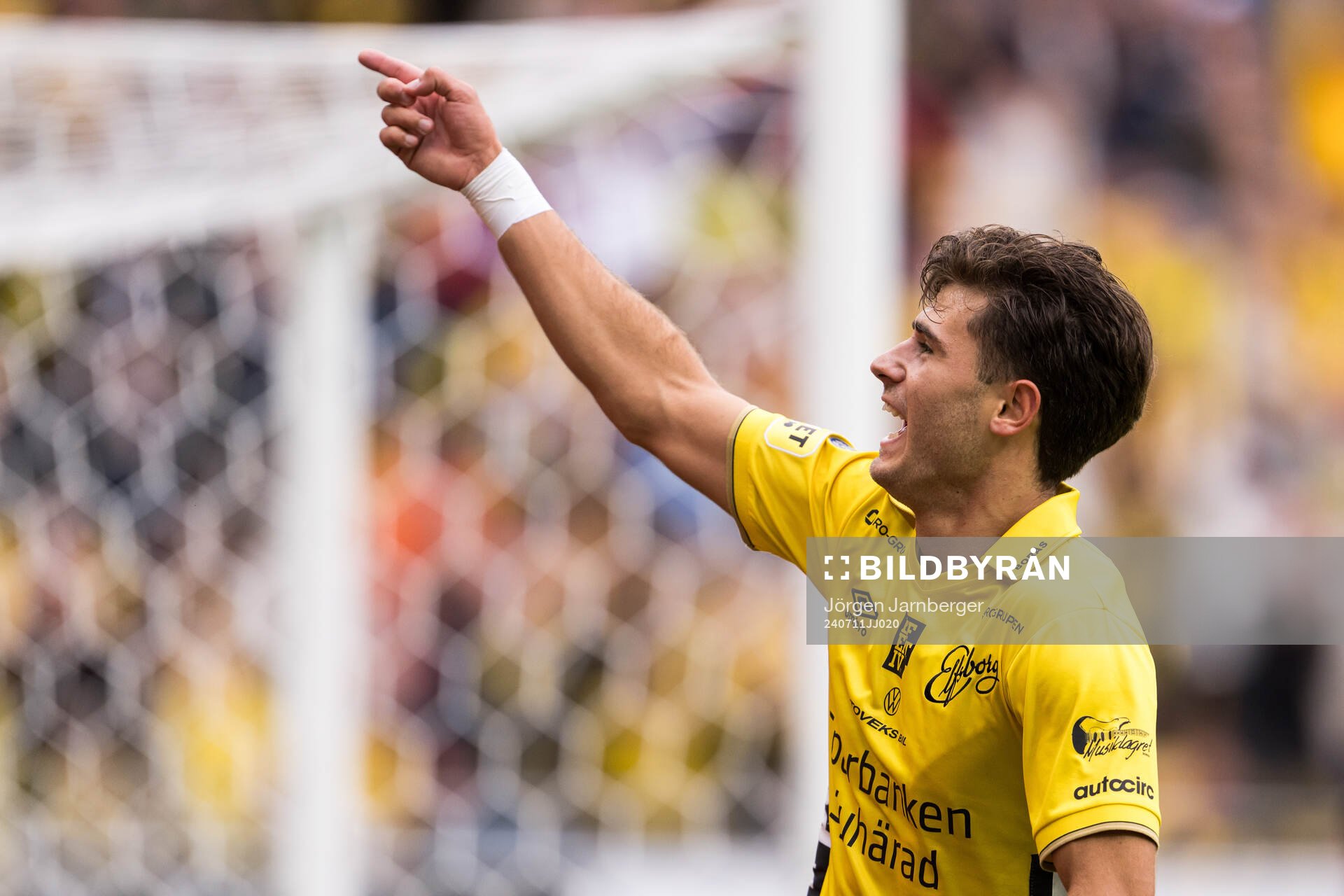 Besfort Zeneli of Elfsborg celebrates