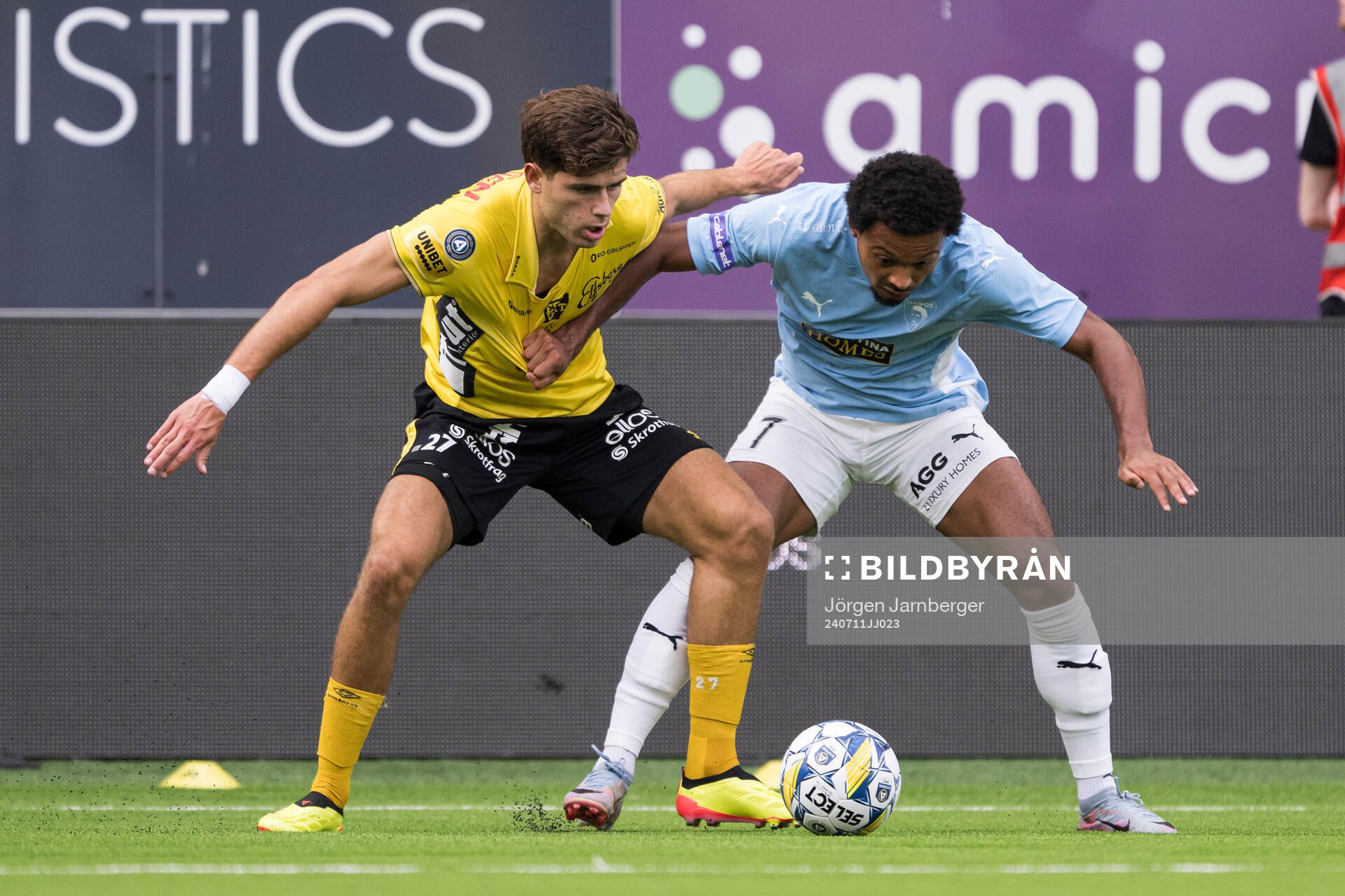 Besfort Zeneli of Elfsborg and Bruno of Pafos