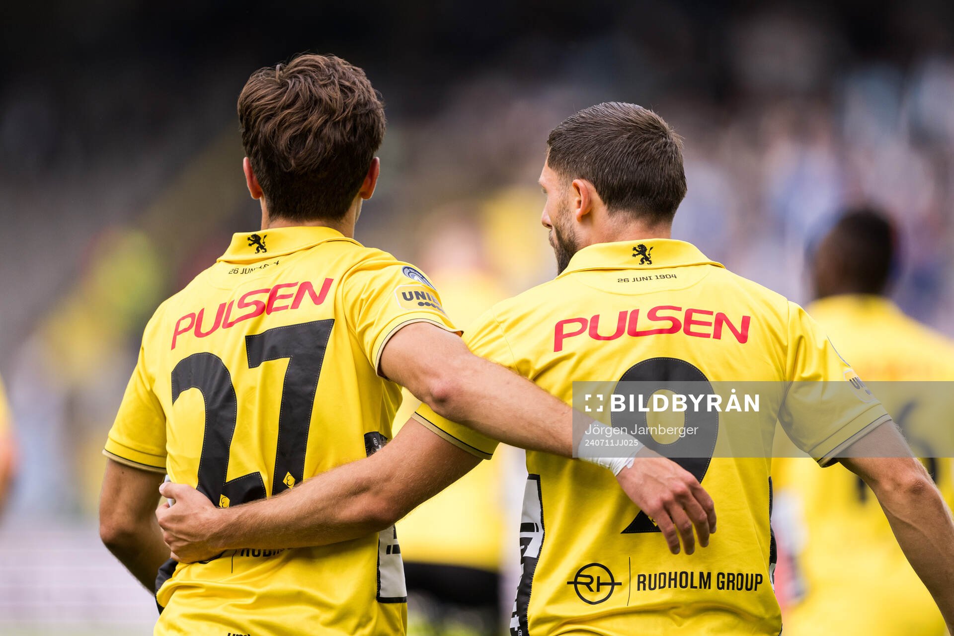 Besfort Zeneli and Arber Zeneli of Elfsborg celebrate