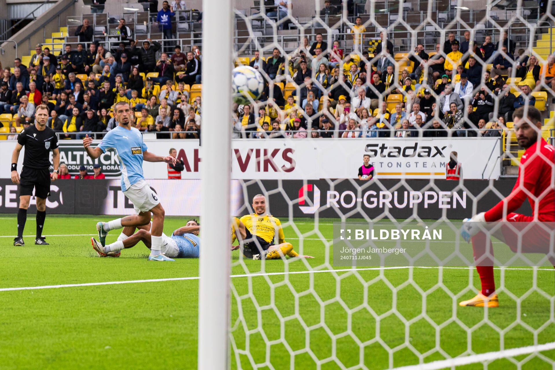 Niklas Hult of Elfsborg scores the 2-0 goal