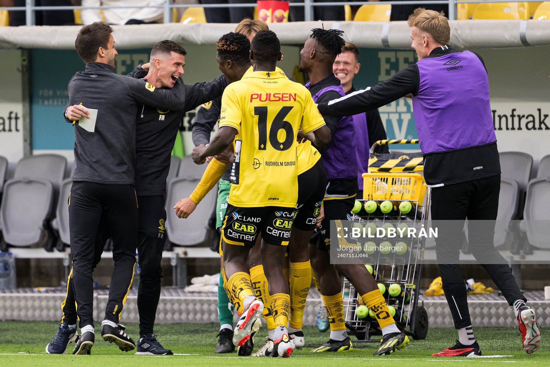 Players of Elfsborg celebrate