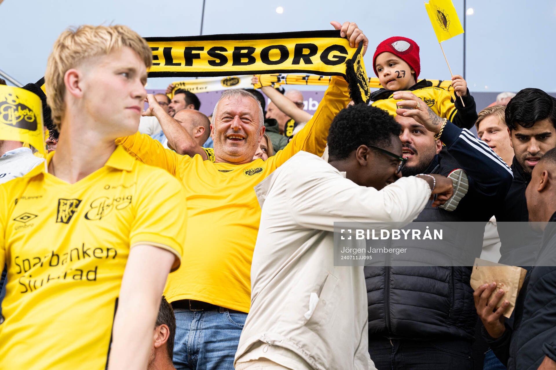 Aber and Bedford Zeneli of Elfsborg father in the stands