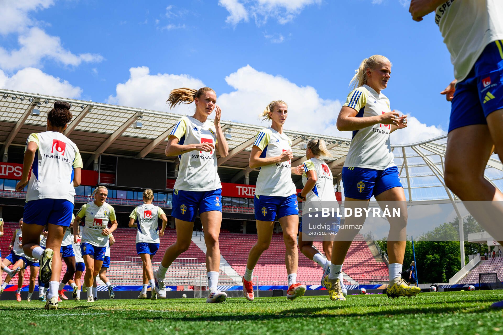 My Cato and Sofia Jakobsson of the Swedish women's national