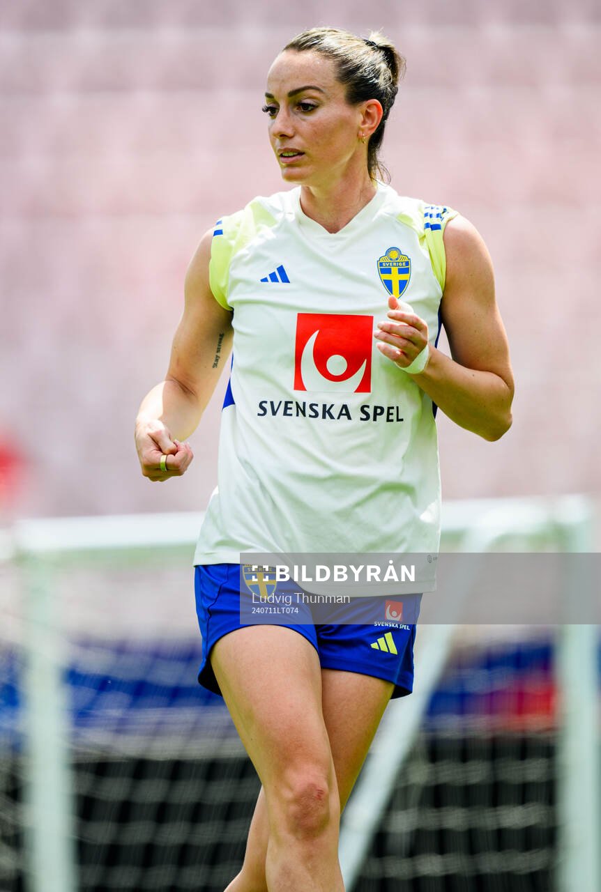 Kosovare Asllani of Sweden of the Swedish women's national