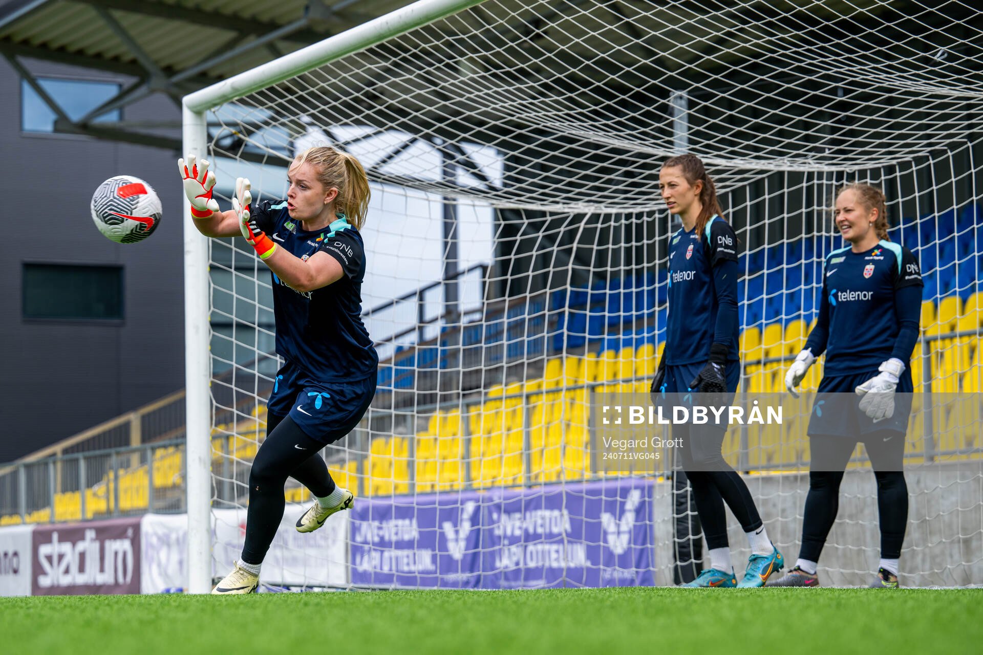 Goalkeepers Guro Pettersen, Cecilie Fiskerstrand and Aurora