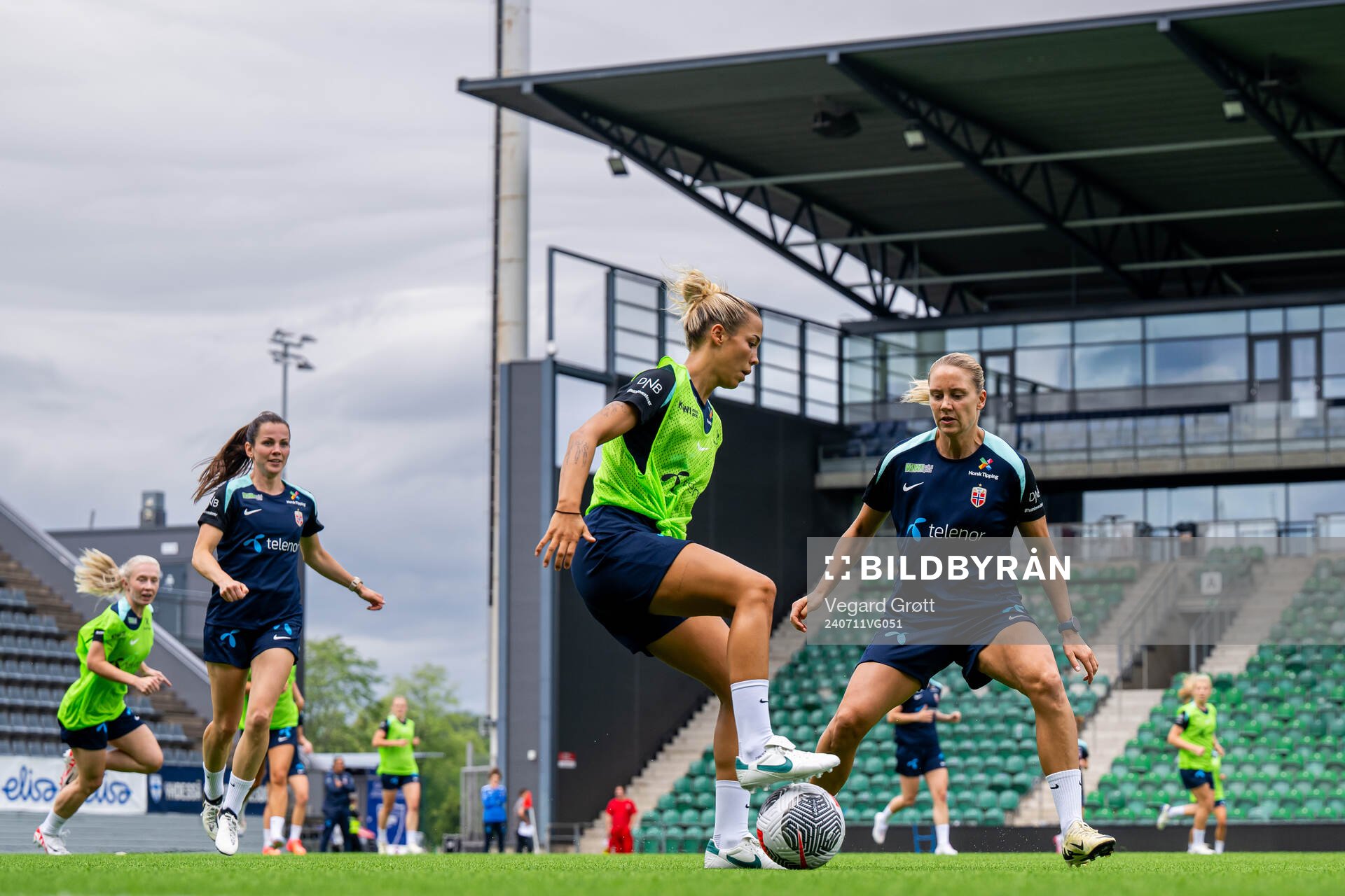 Celin Bizet Ildhusøy and Lisa Fjeldstad Naalsund of the