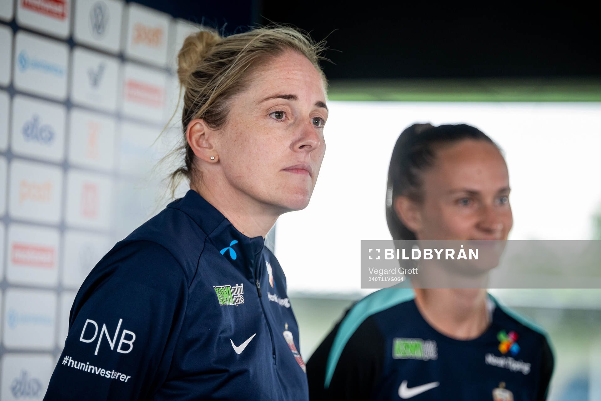 Head coach Gemma Grainger and Caroline Graham Hansen of the