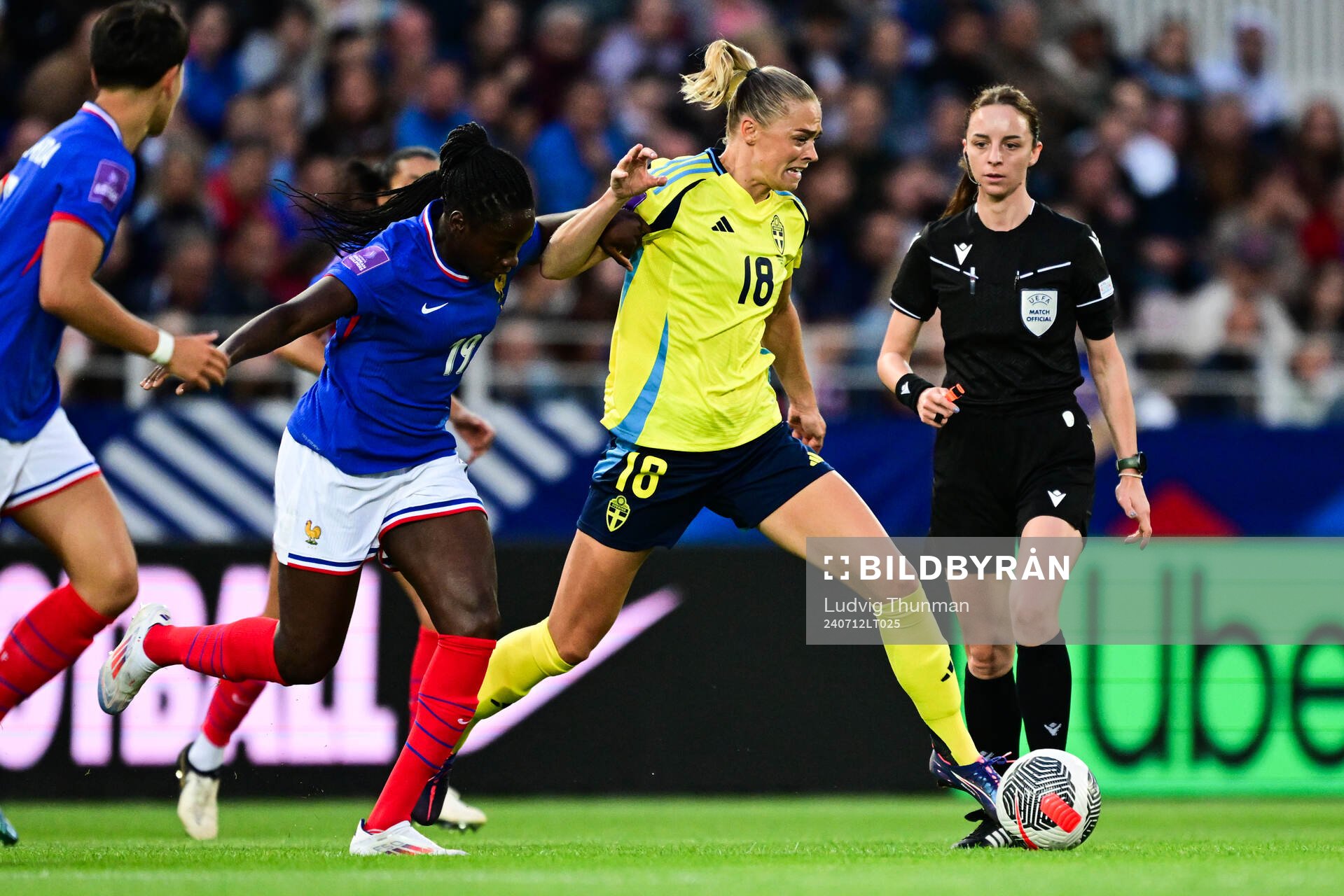 Fridolina Rolfö of Sweden and Sandy Baltimore of France