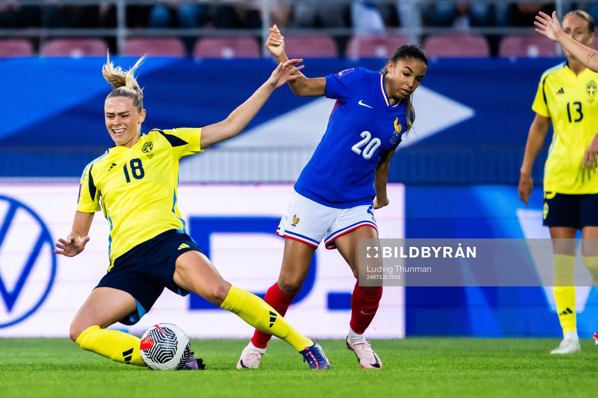 Fridolina Rolfö of Sweden and Delphine Cascarino of France
