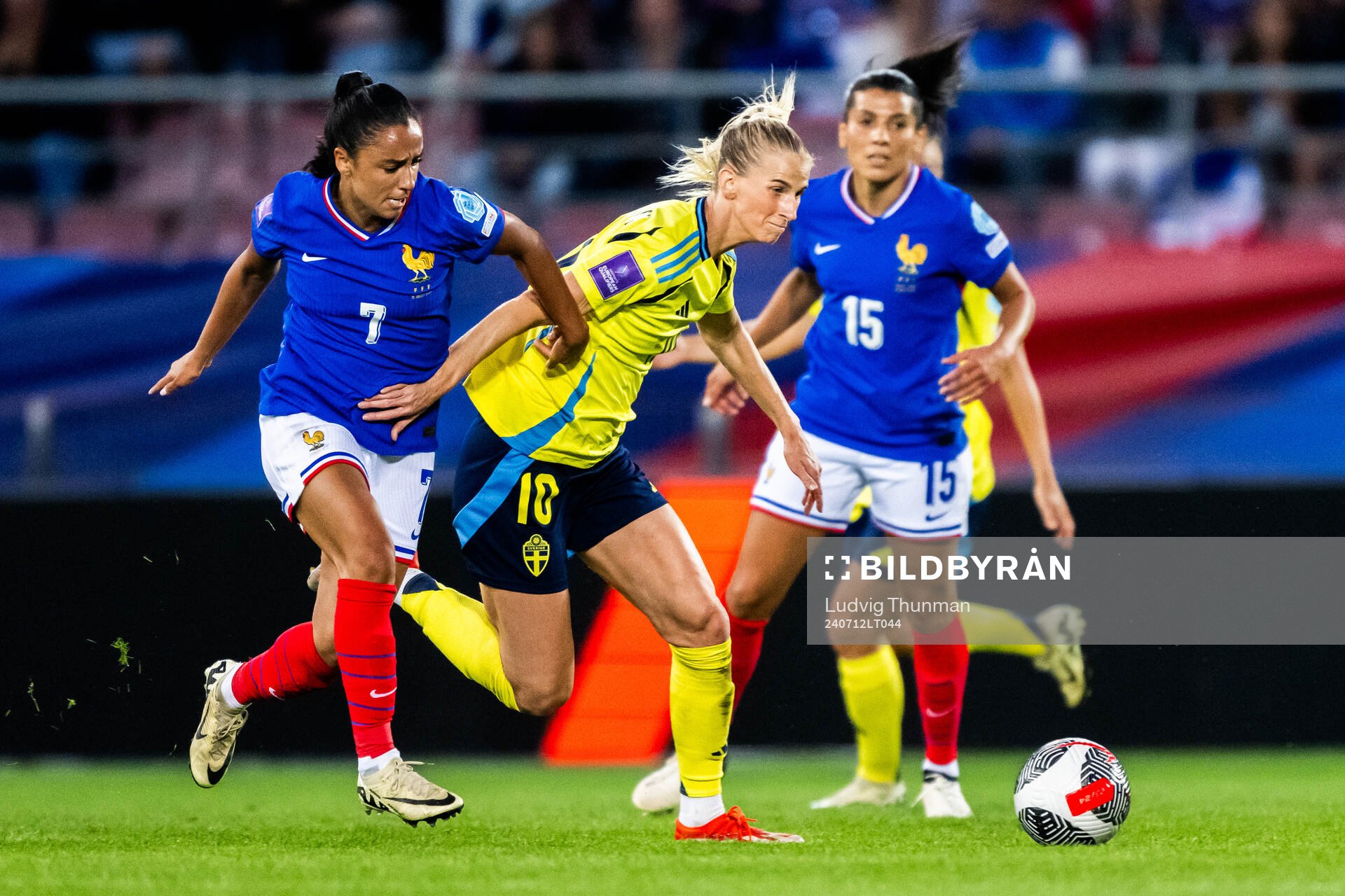 Sakina Karchaoui and Kenza Dali of France and Sofia