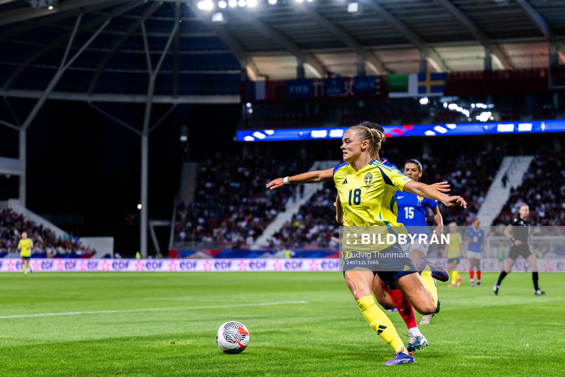 Fridolina Rolfö of Sweden and Kenza Dali of France