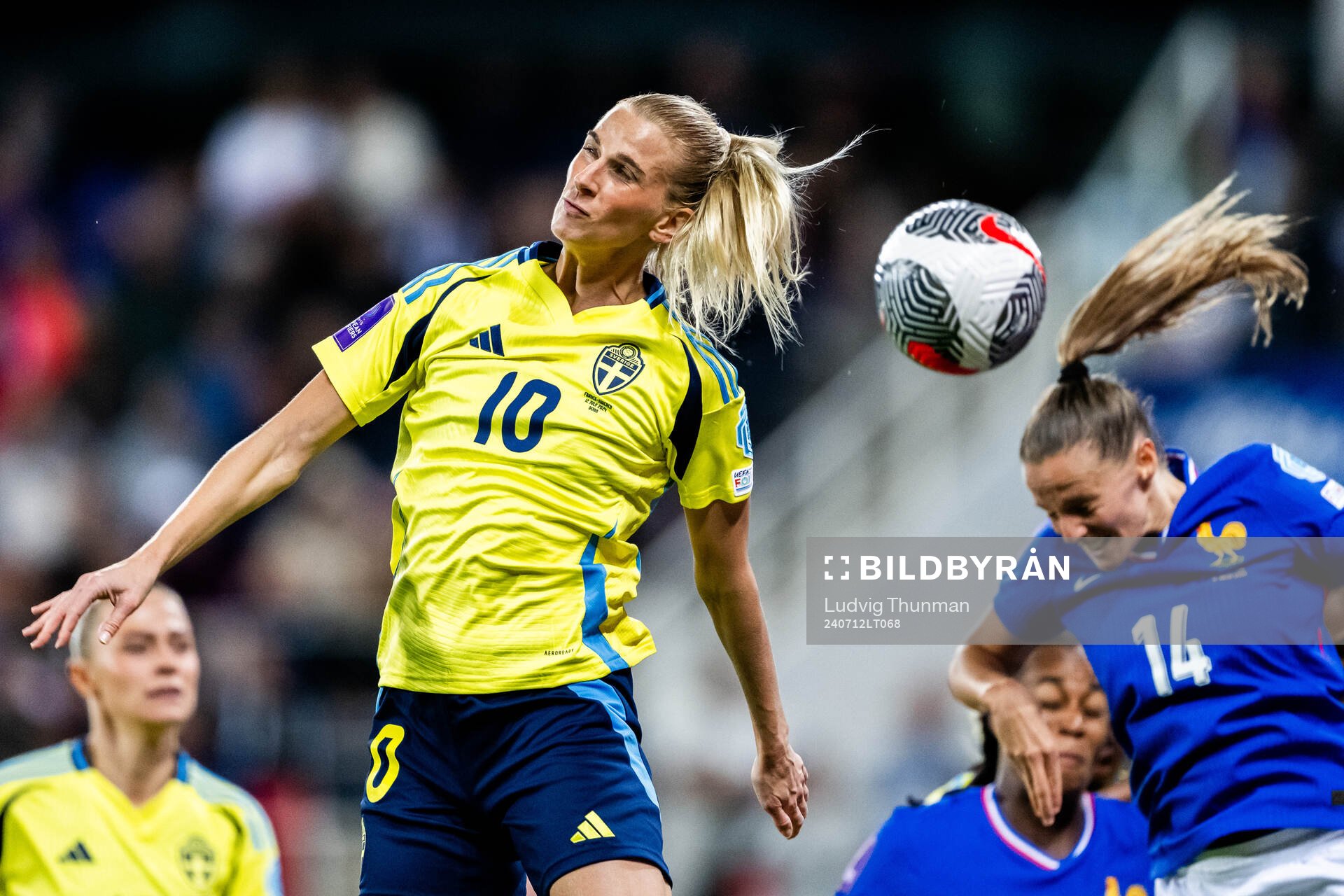 Sofia Jakobsson of Sweden and Amandine Henry of France