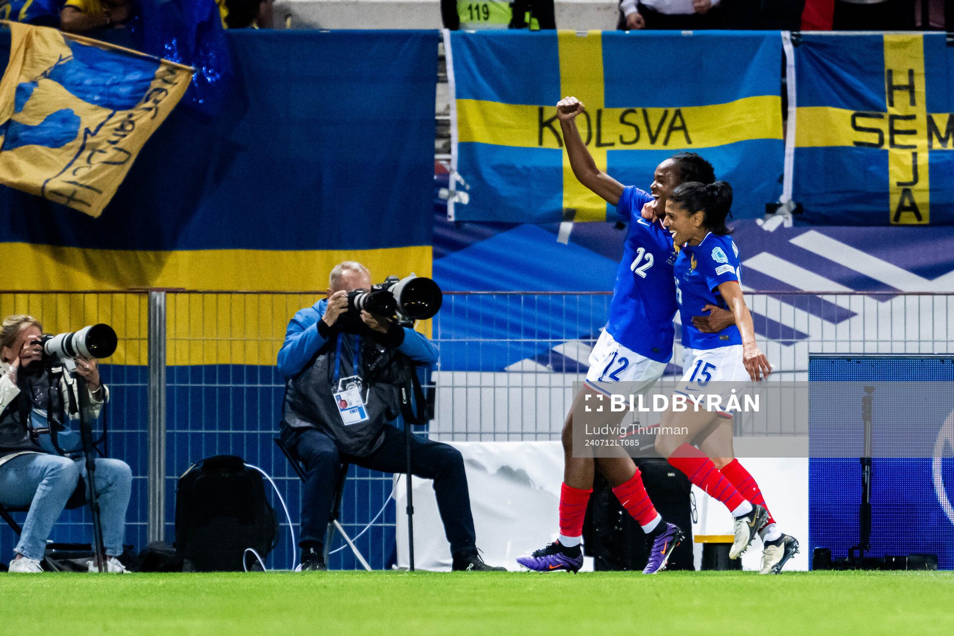 Estelle Cascarino and Kenza Dali of France celebrate