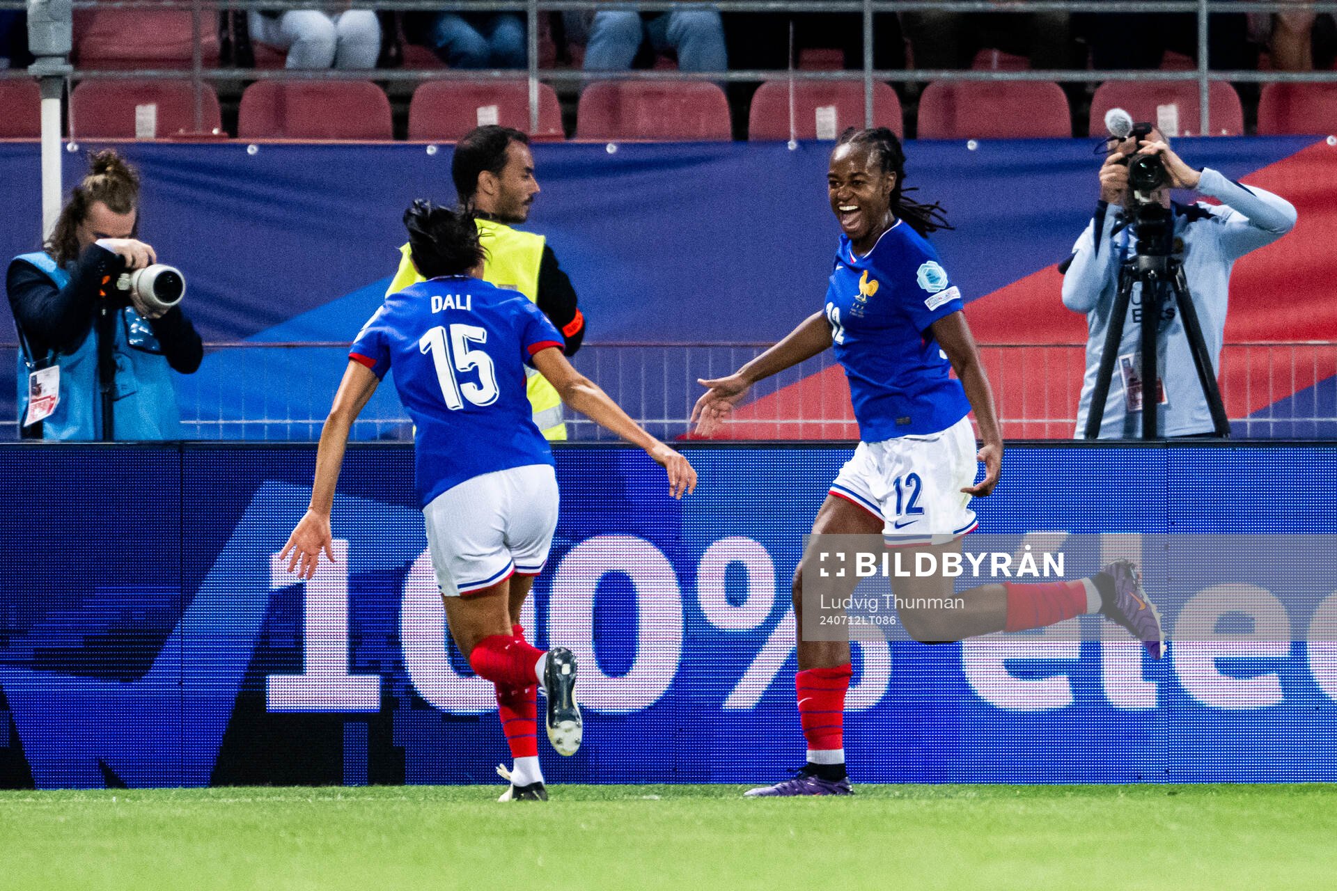 Estelle Cascarino of France celebrates
