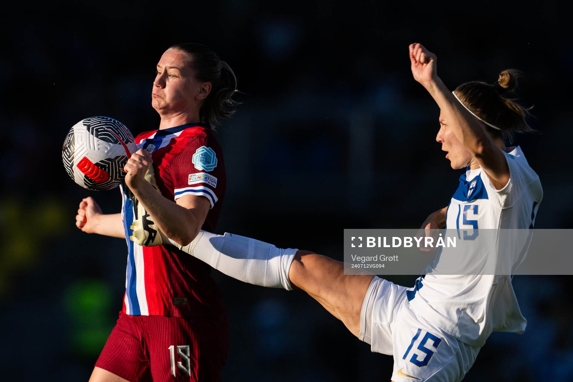 Elisabeth Terland of Norway and Natalia Kuikka of Finland