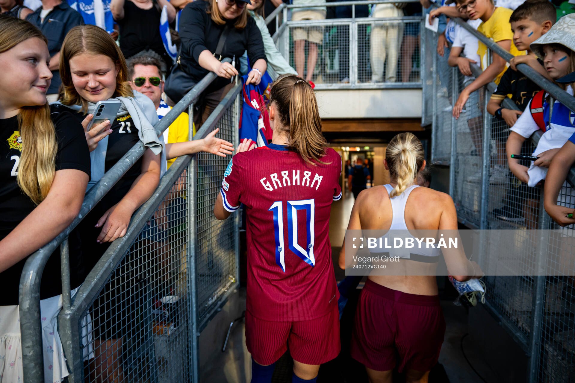 Caroline Graham Hansen and Guro Bergsvand of Norway