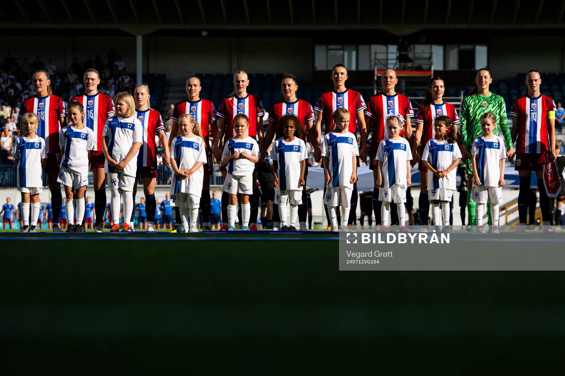 Players of Norway line up