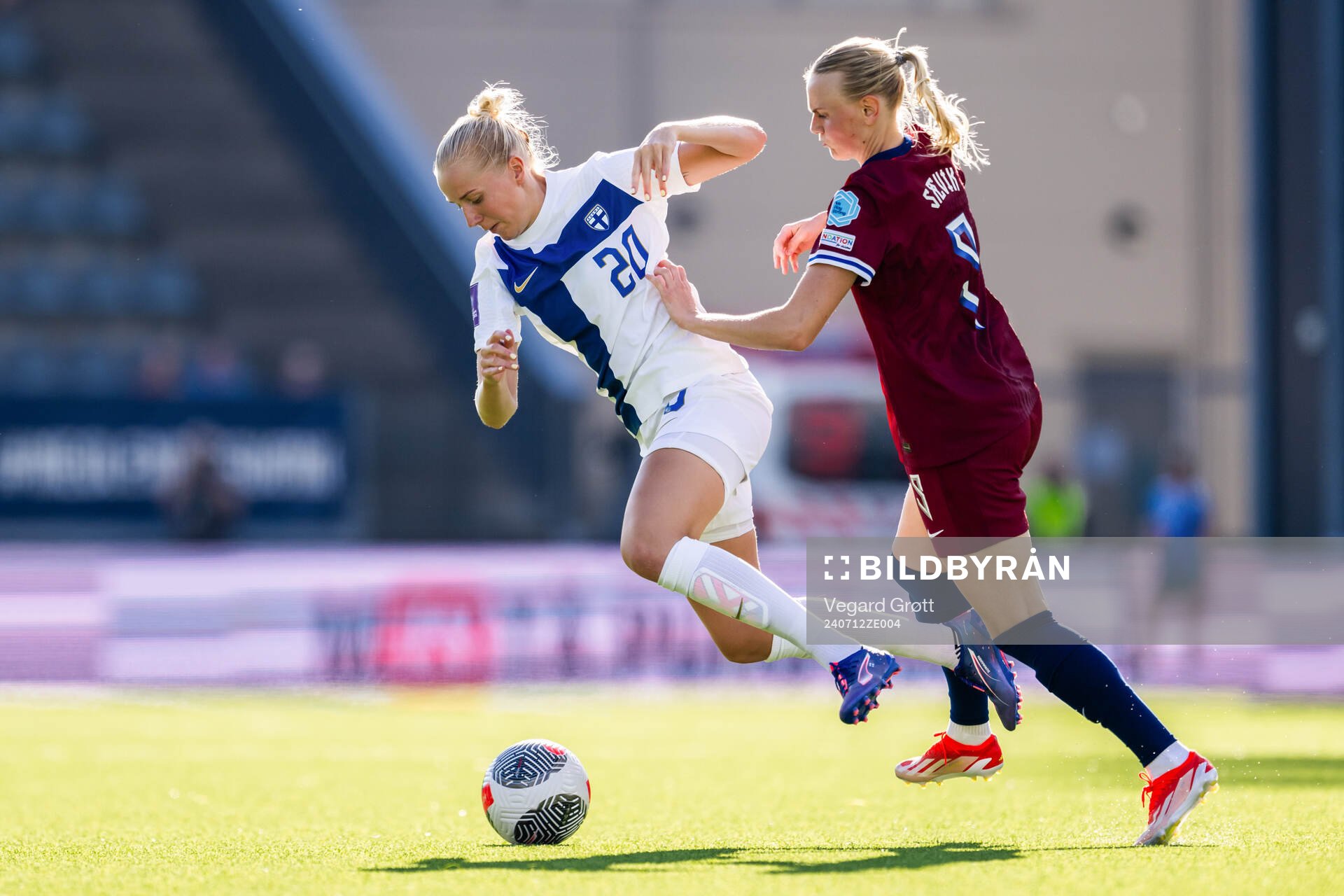 Eveliina Summanen of Finland and Karina Sævik of Norway