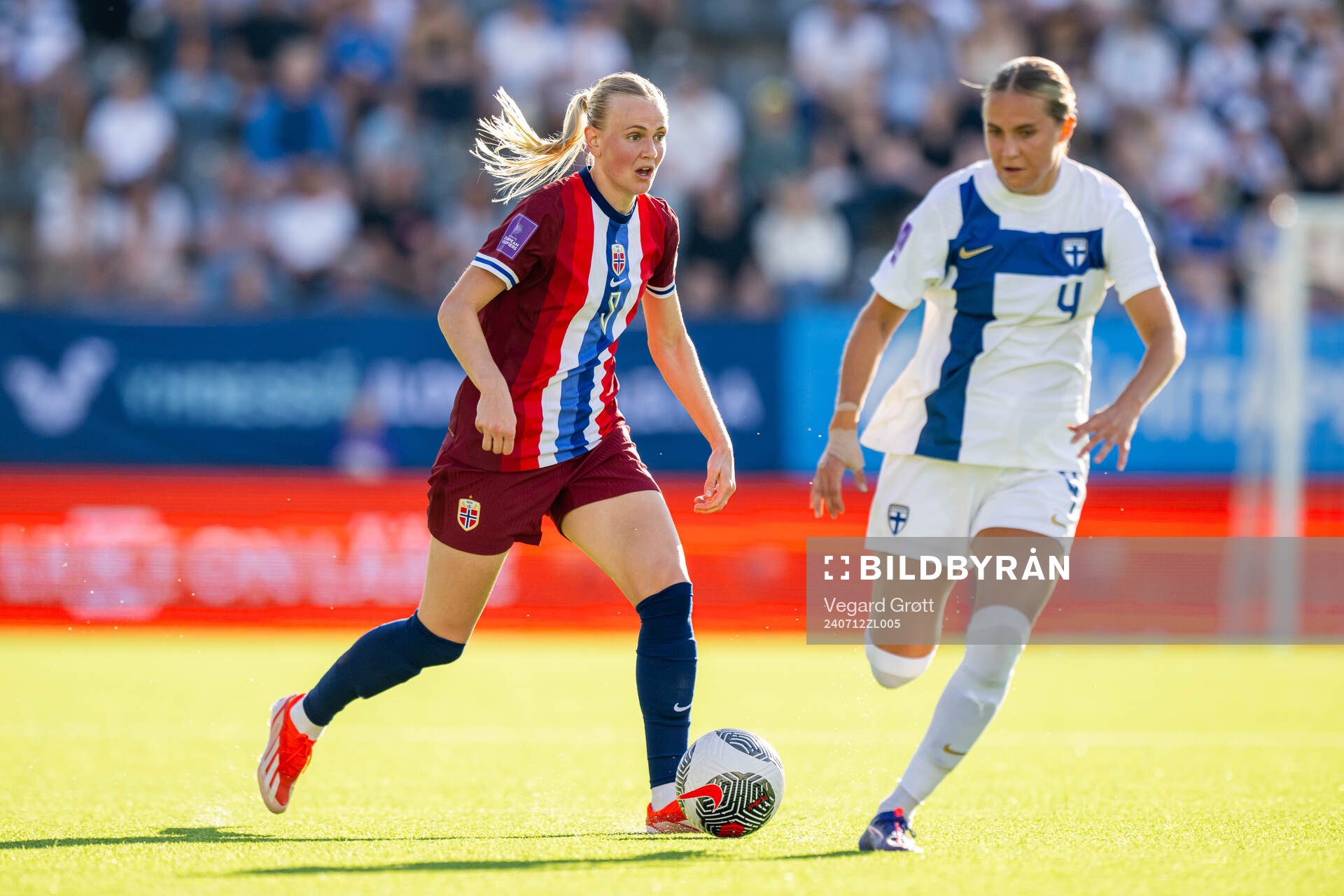 Karina Sævik of Norway and Ria Öling of Finland