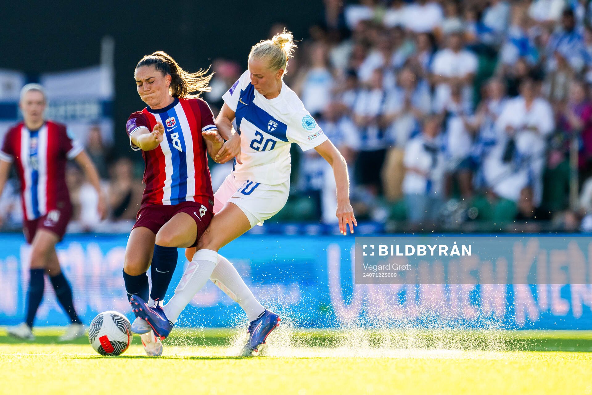 Vilde Bøe Risa of Norway and Eveliina Summanen of Finland