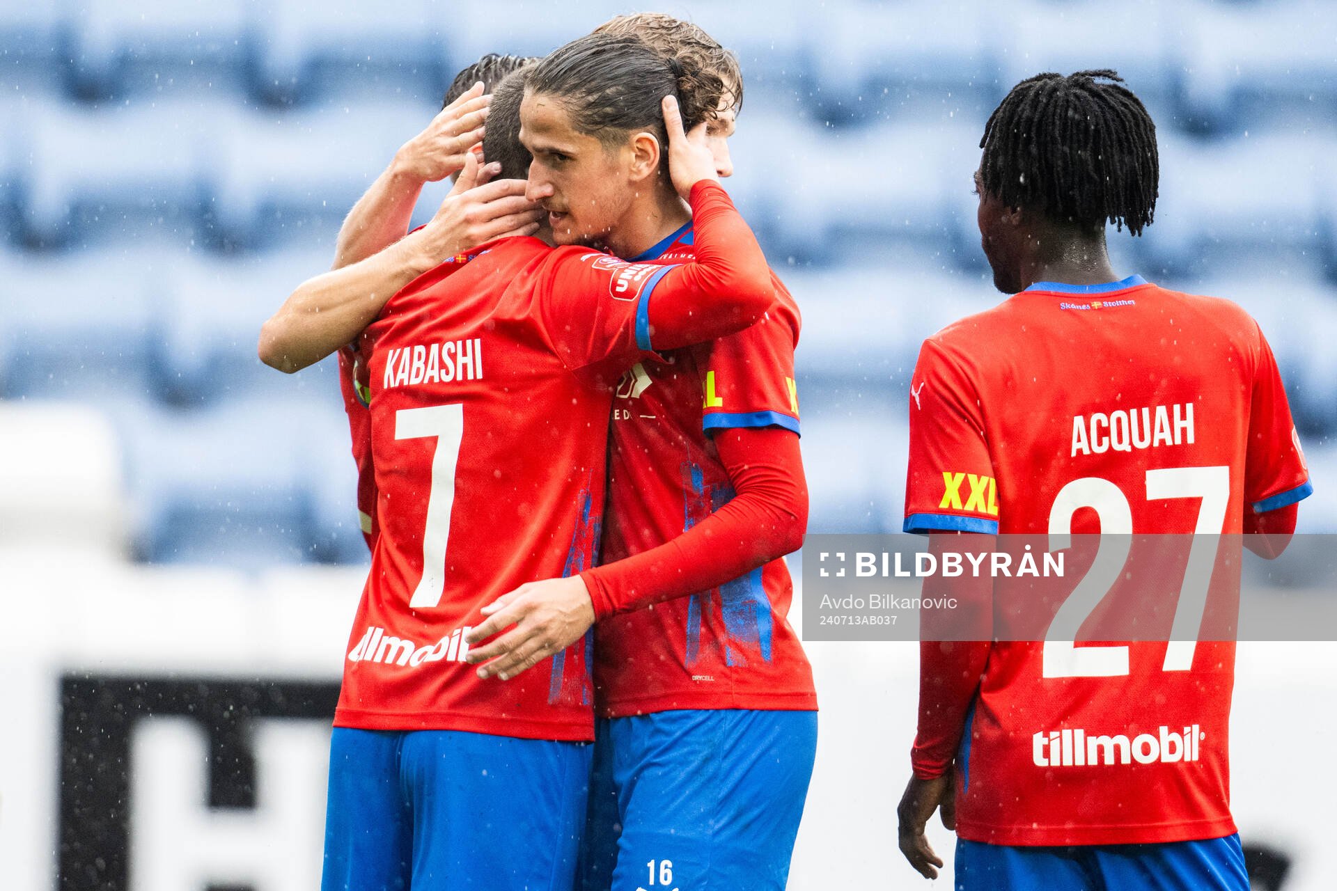 Helsingborgs Arian Kabashi och Ervin Gigovic jublar