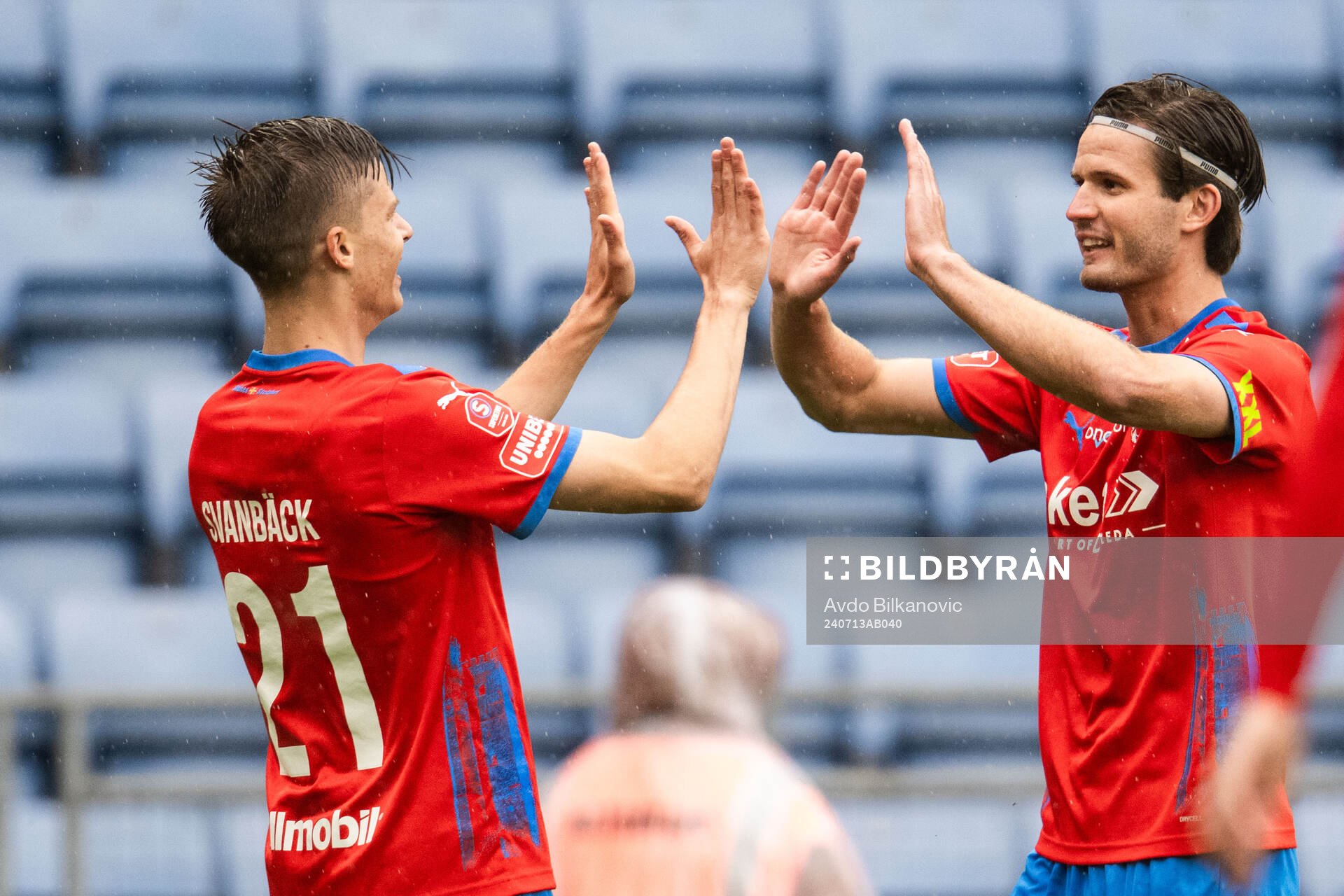 Helsingborgs Adrian Svanbäck jublar med Wilhelm Loeper