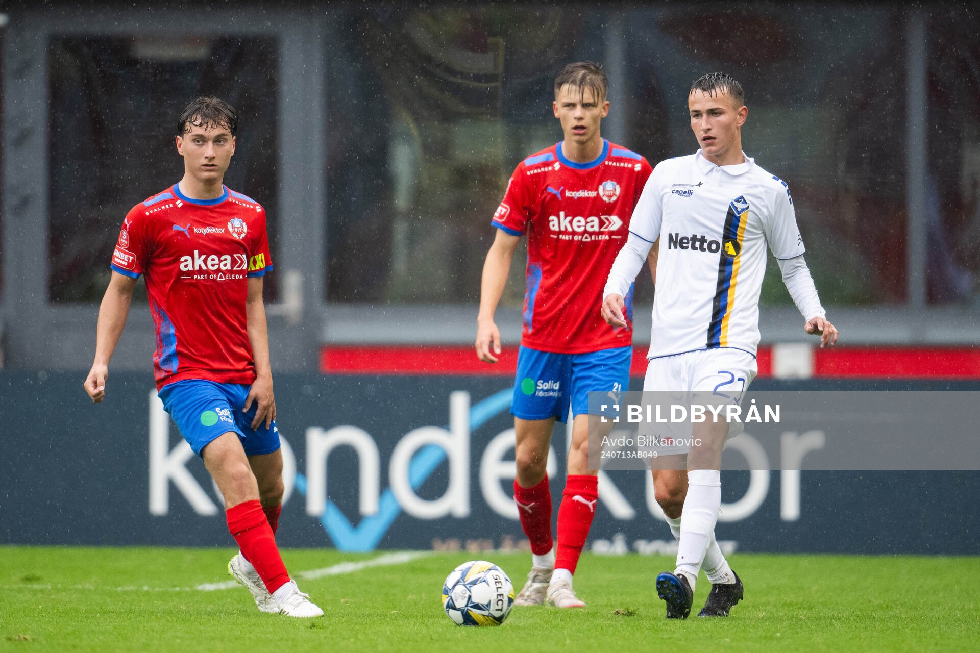 Köges Niklas Jakobsen under fotbollsmatchen i träningsmatchen mellan Helsingborg och Köge den 13 juli 2024 i Helsingborg. 