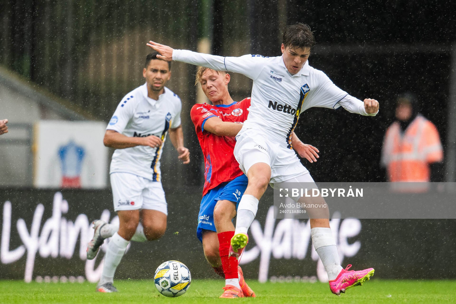 Helsingborgs Alvin Nordin och Köges Mike Jensen
