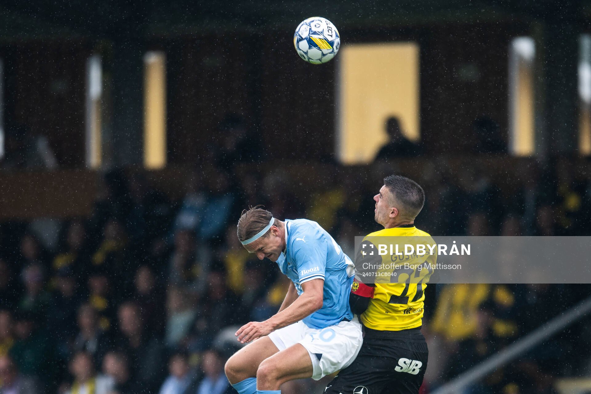 Malmö FFs Erik Botheim och Mjällbys Jesper Gustavsson