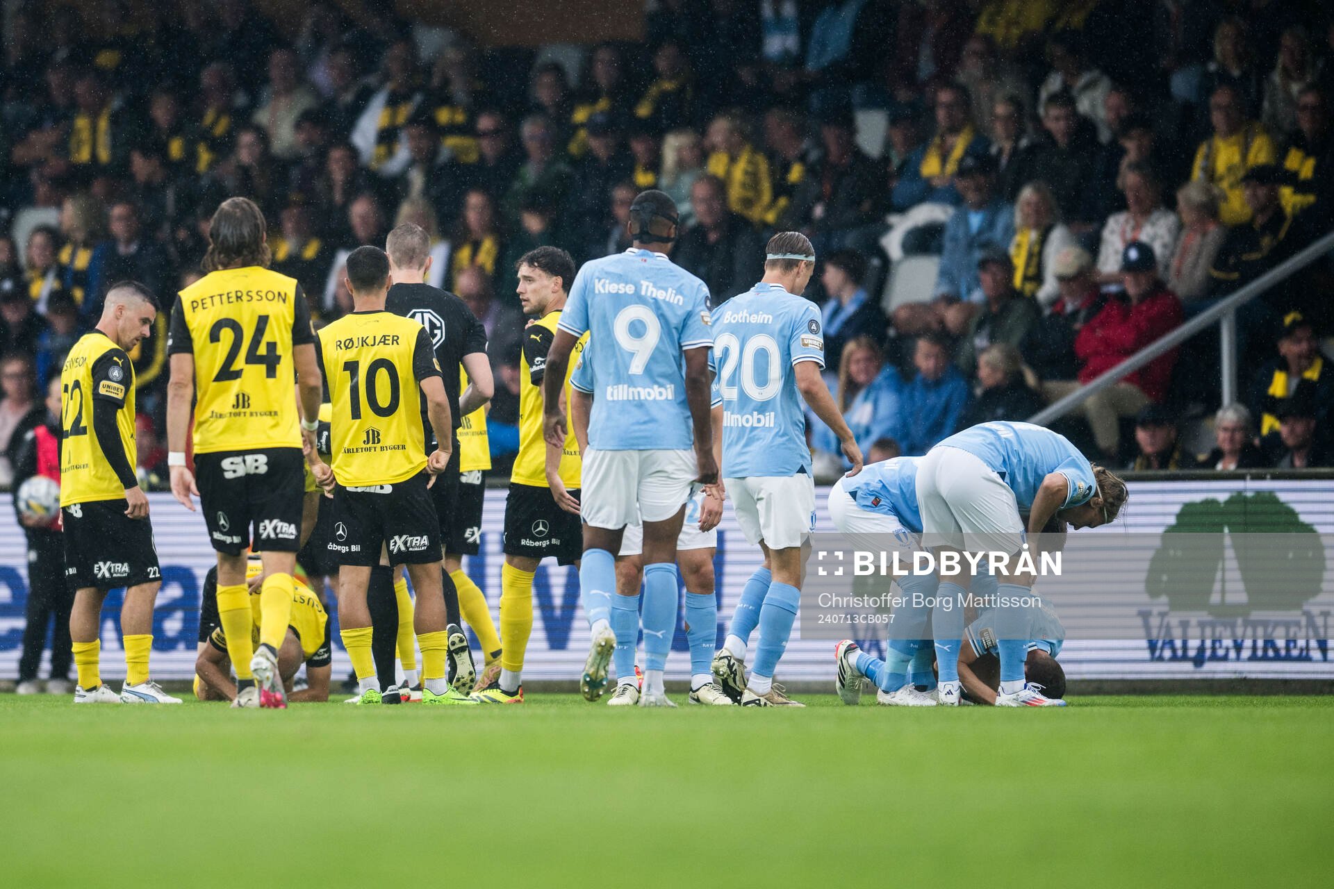 Malmö FFs Niklas Moisander har ont