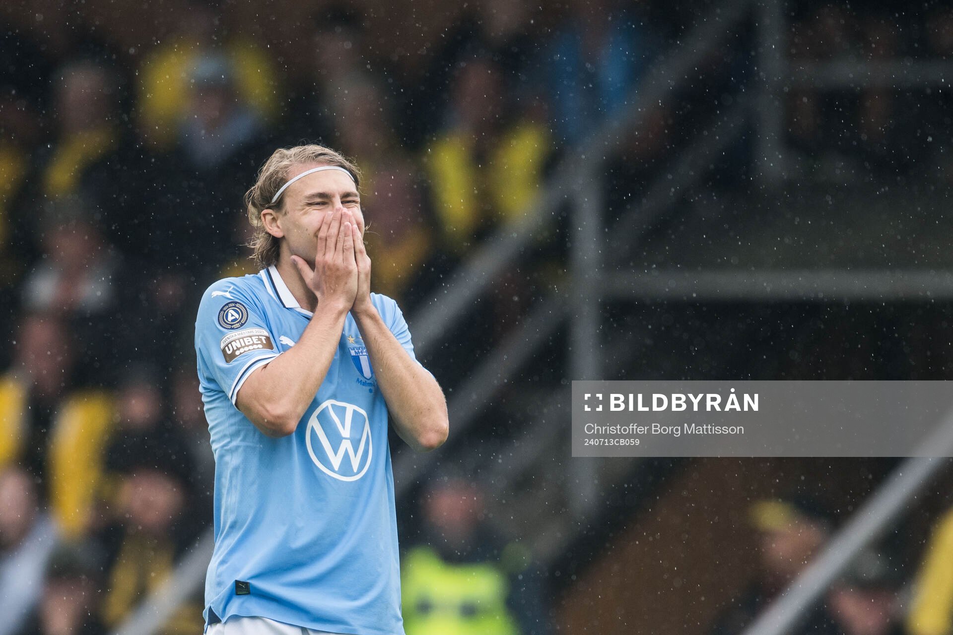 Malmö FFs Sebastian Nanasi deppar