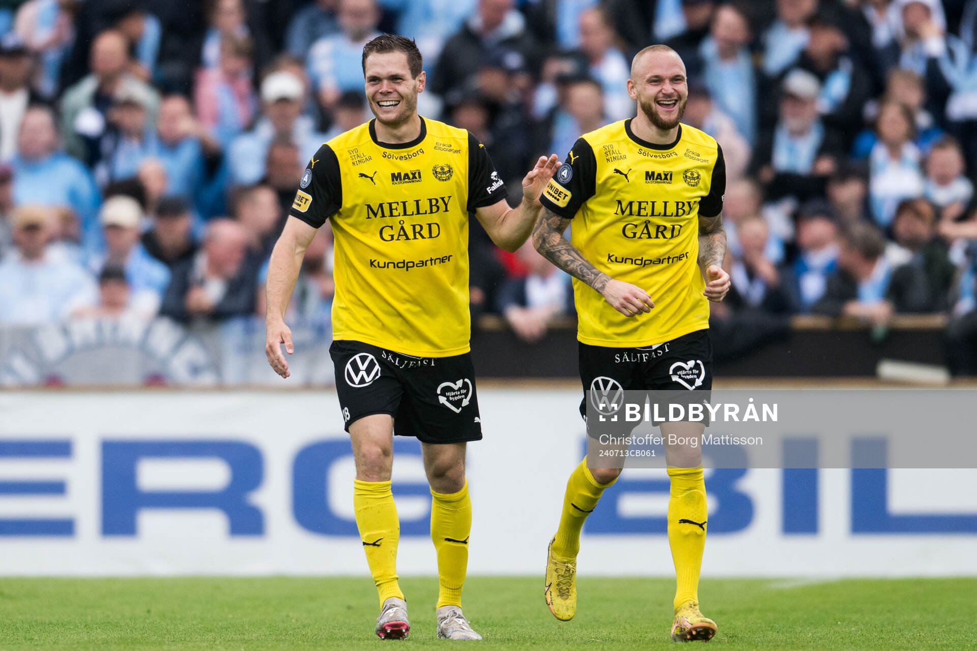 Mjällbys Jacob Bergström och Adam Ståhl jublar