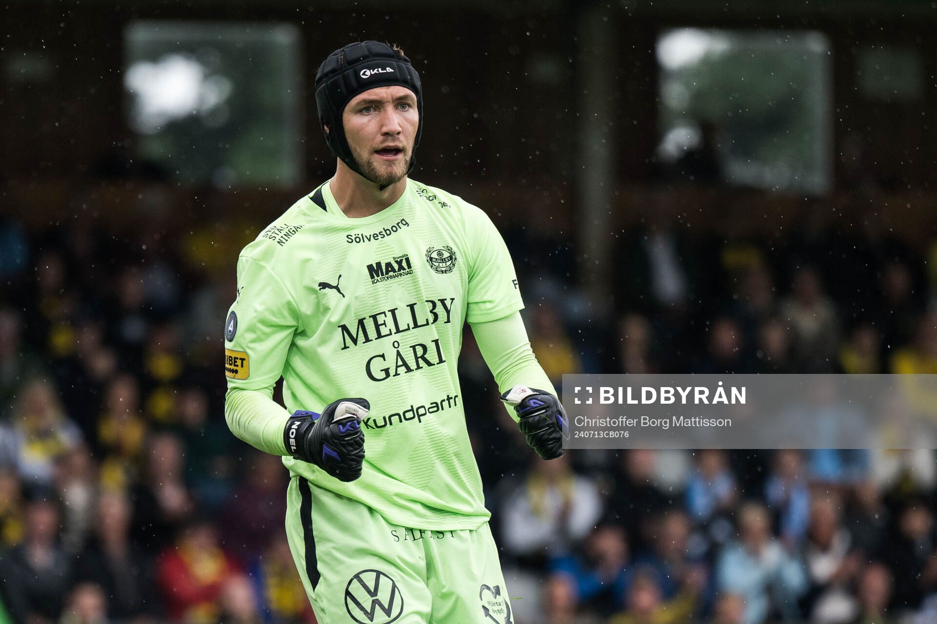 Mjällbys målvakt Noel Törnqvist jublar