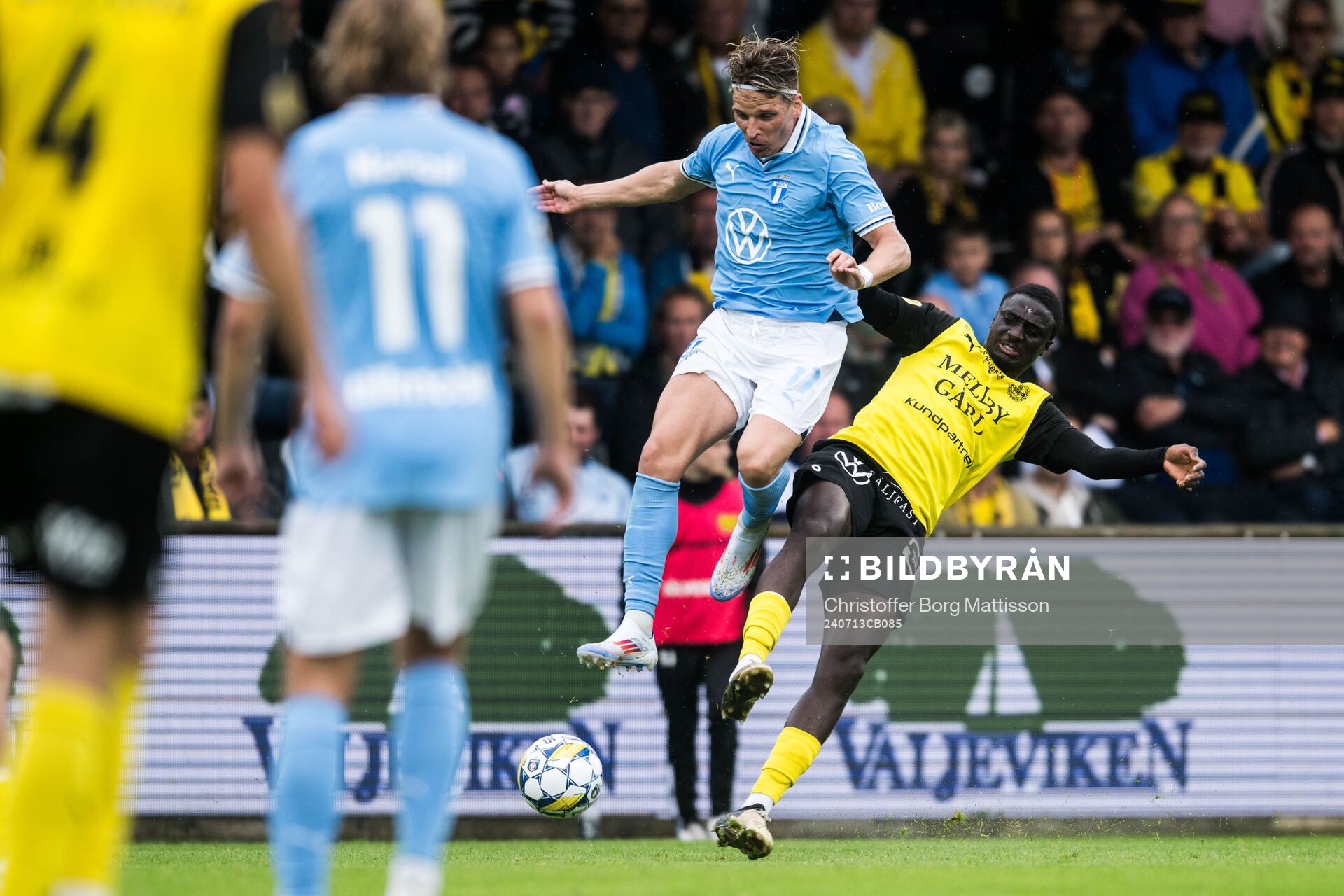 Malmö FFs Jens Stryger Larsen och Mjällbys Seedy Imam