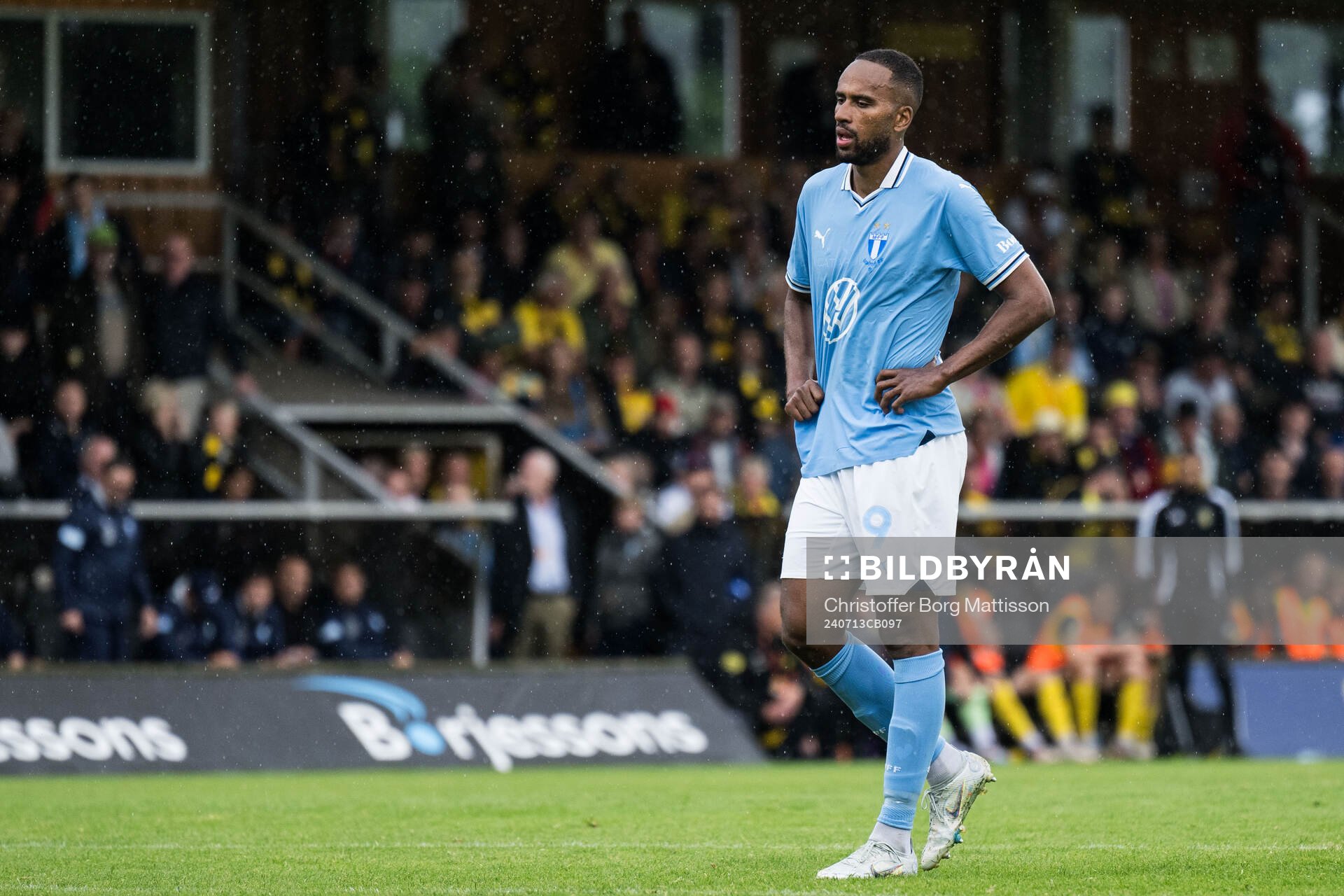 Malmö FFs Isaac Kiese Thelin deppar