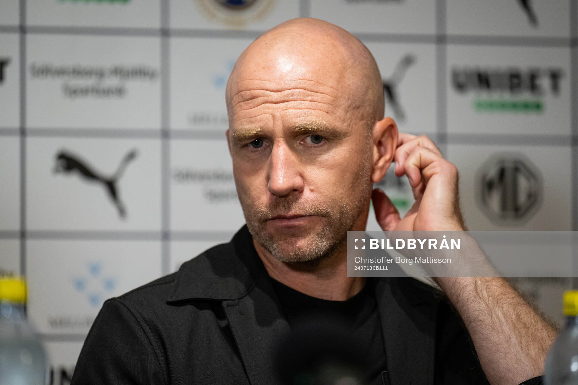 Malmö FFs tränare Henrik Rydström deppar vid en