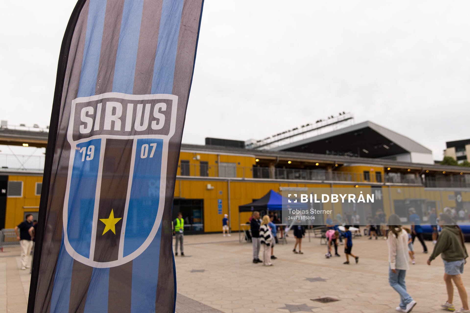 En flagga med Sirius logotyp