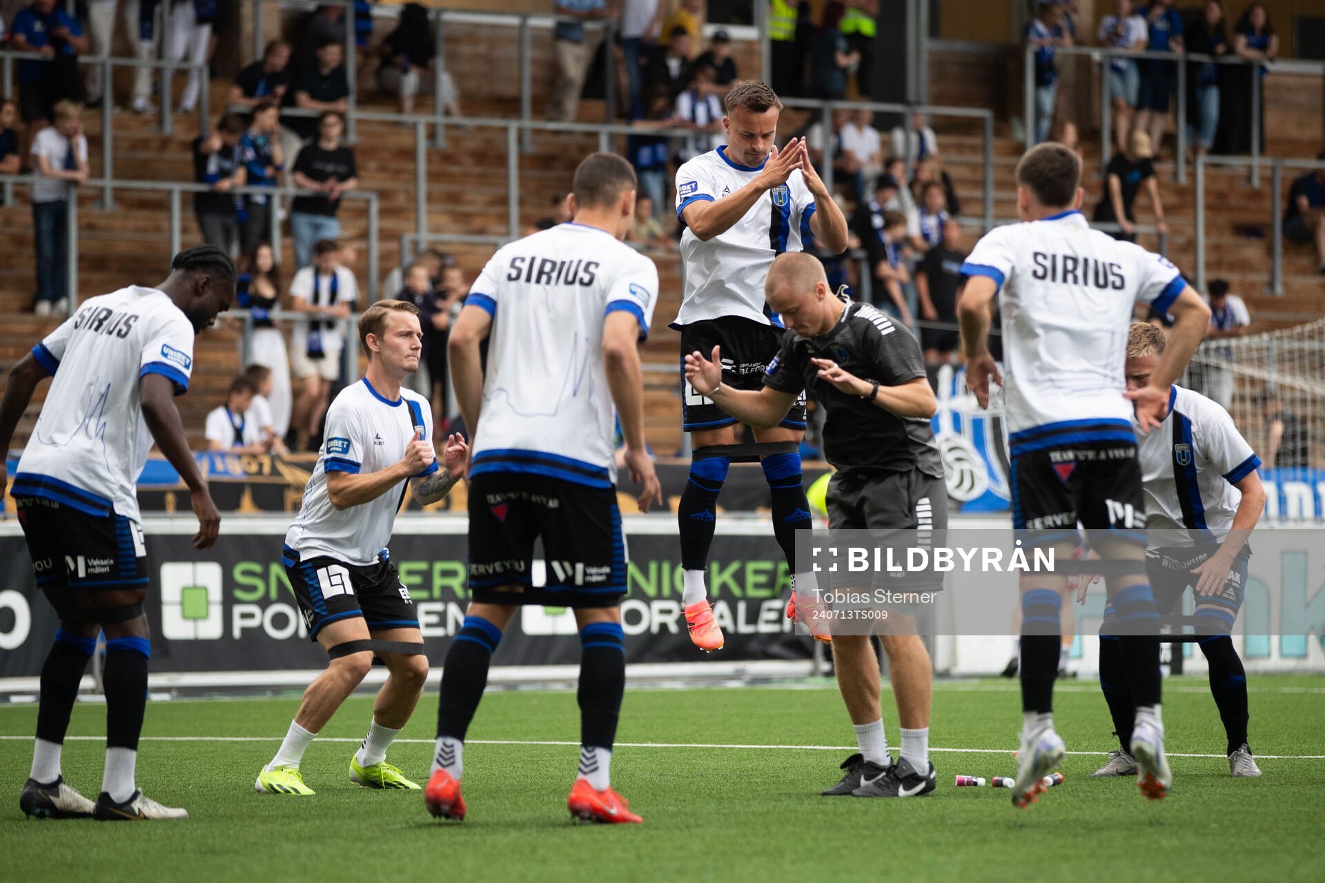 Sirius spelare värmer upp