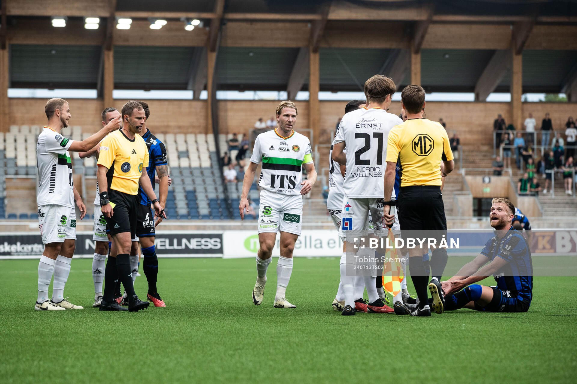 Sirius Dennis Widgren reagerar mot GAIS Axel Henriksson