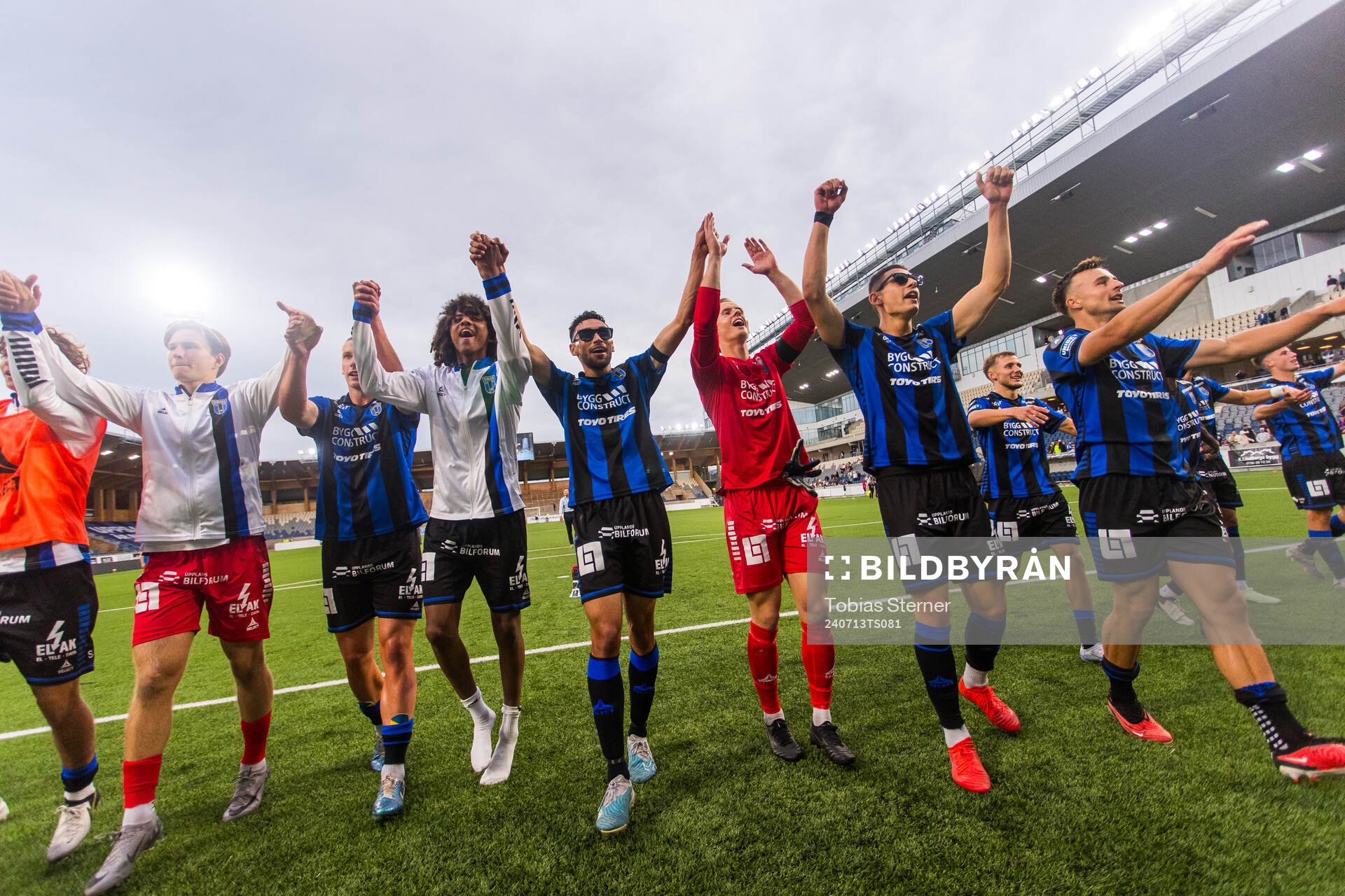 Sirius spelare jublar efter fotbollsmatchen i Allsvenskan mellan Sirius och GAIS den 13 juli 2024 i Uppsala. 