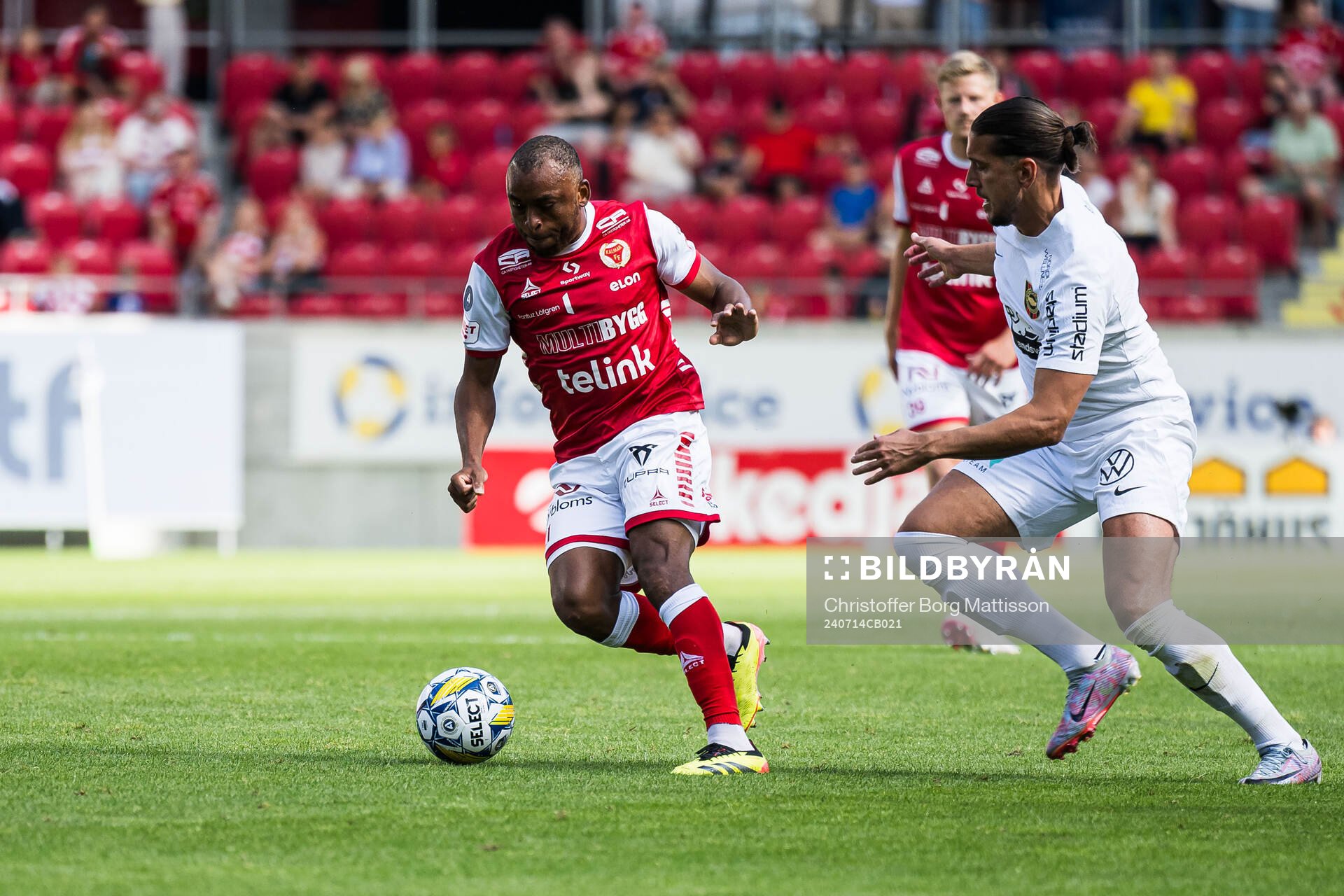 Kalmars Abdussalam Magashy och Brommapojkarnas Nikola Vasic