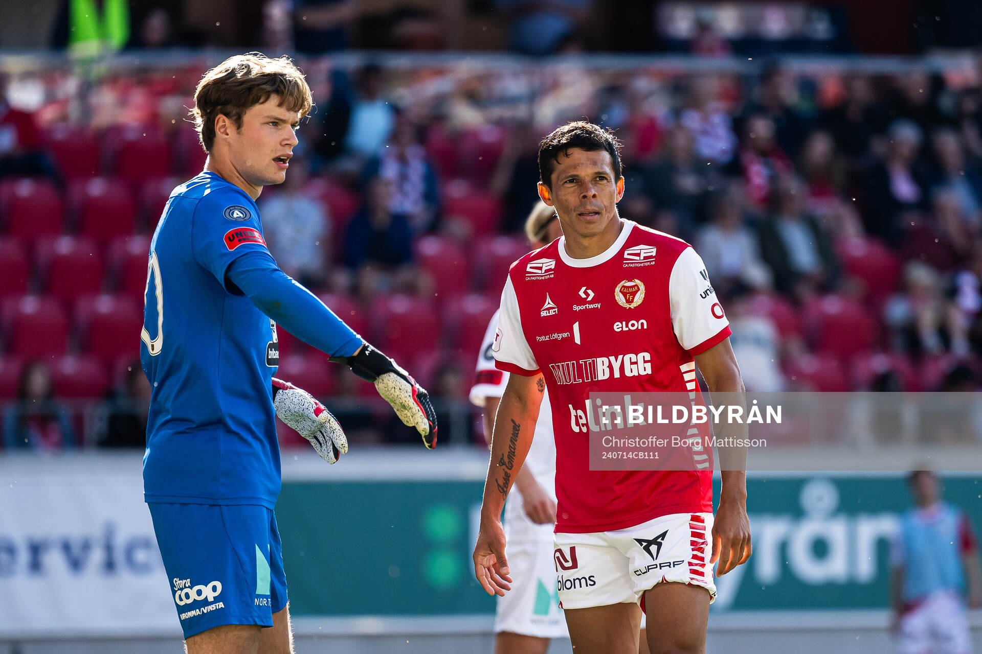 Brommapojkarnas målvakt Filip Sidklev och Kalmars Romario