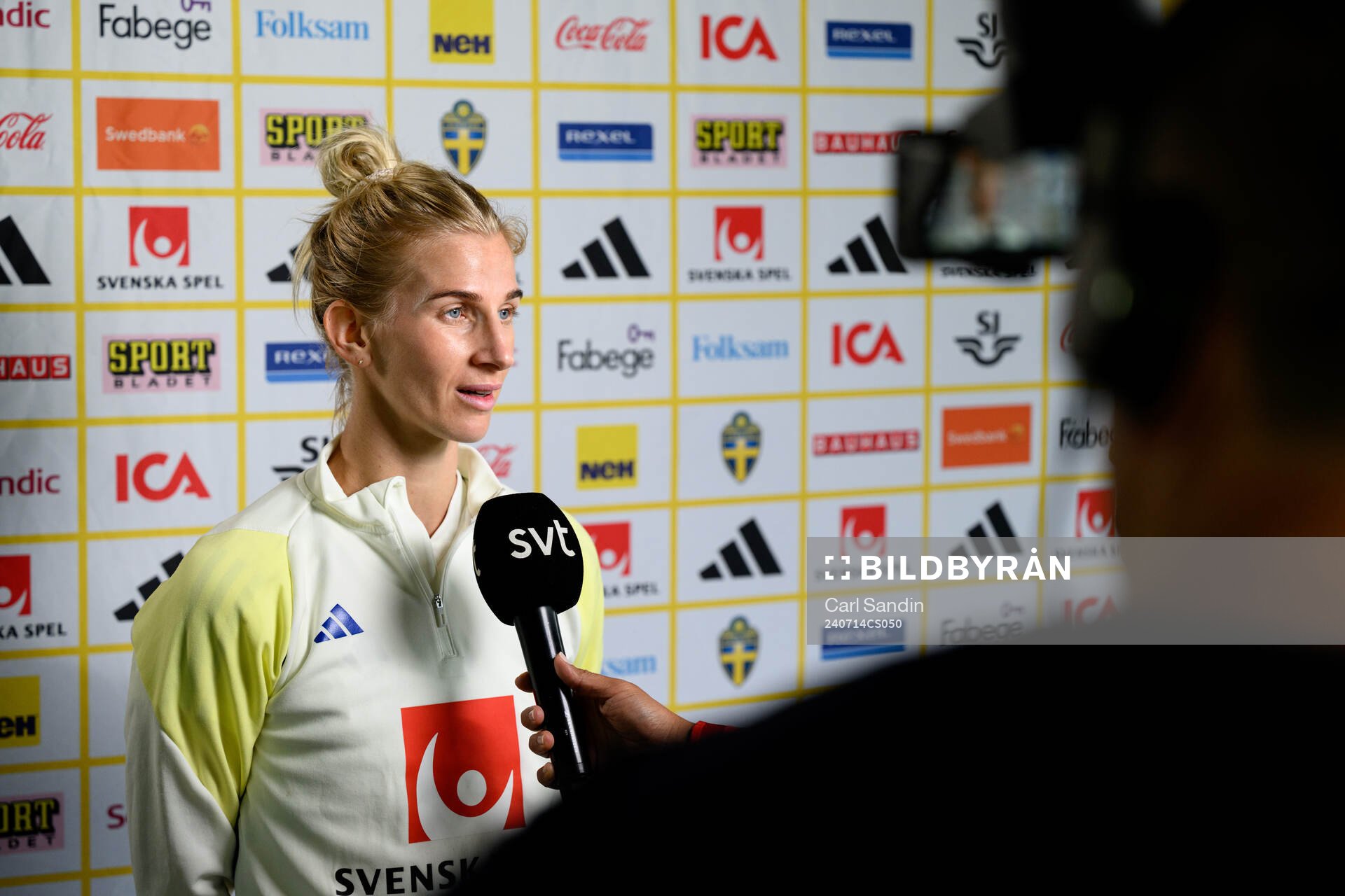 Sofia Jakobsson is being interviewed